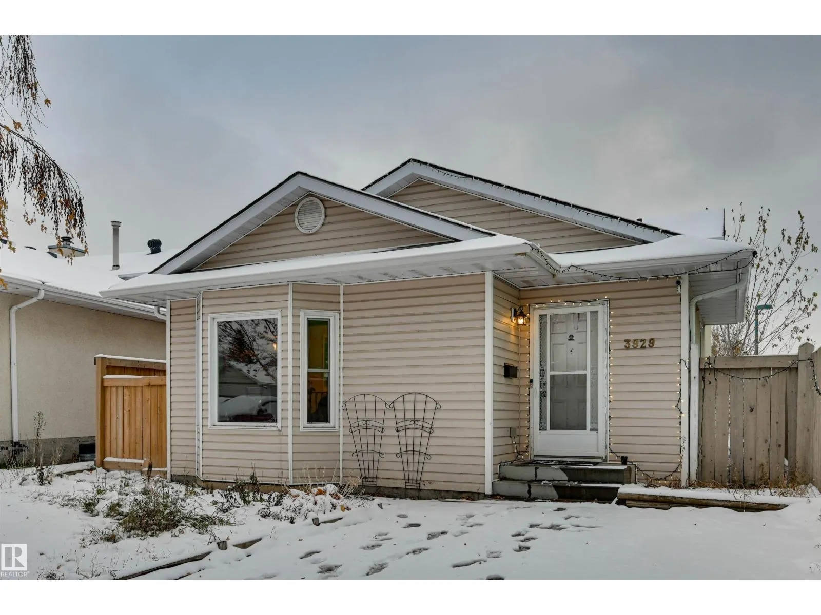3929 25 AV NW
