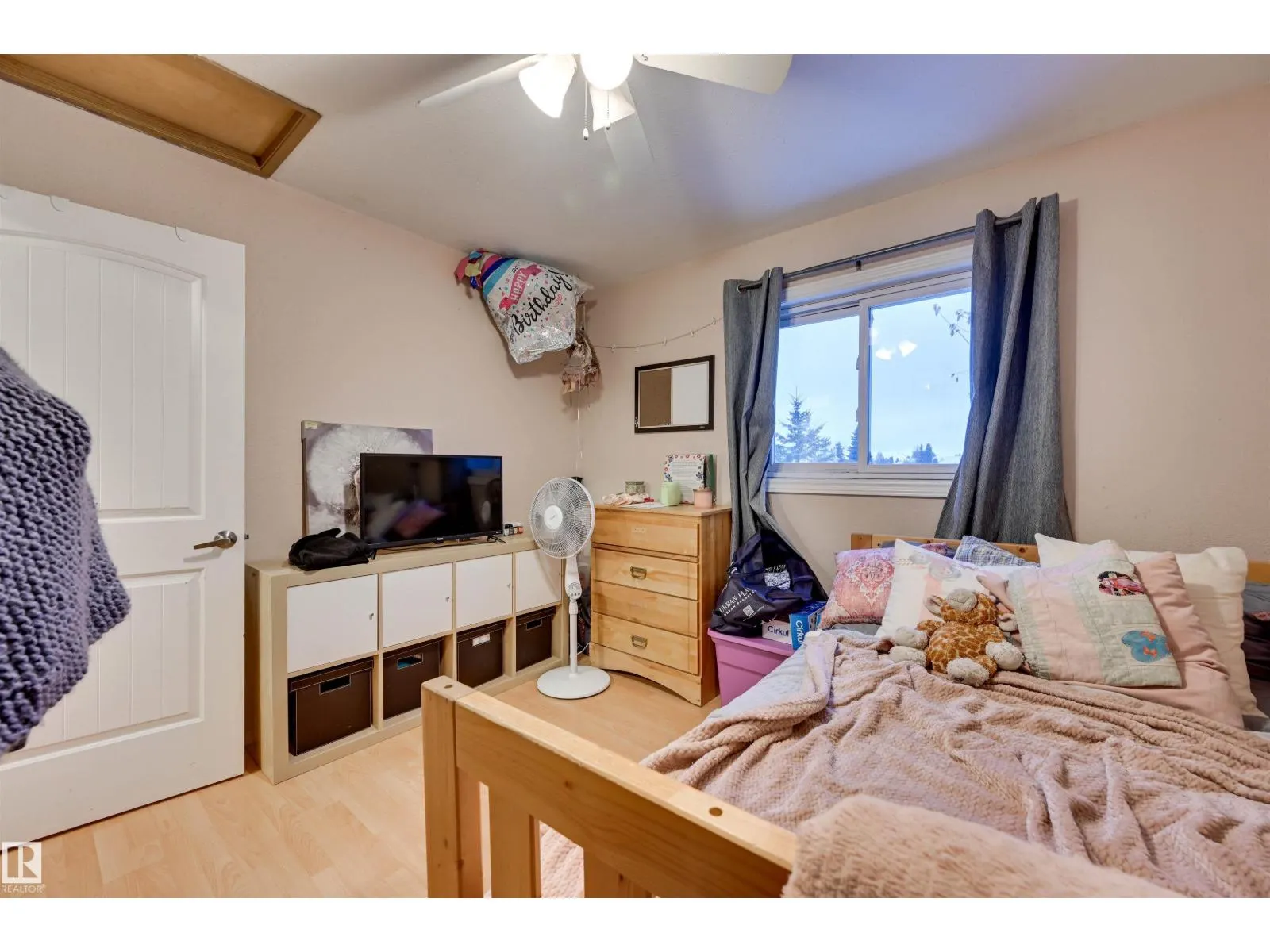 3929 25 AV NW