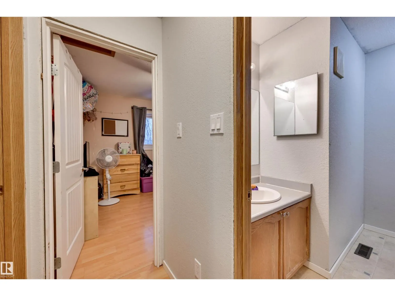 3929 25 AV NW