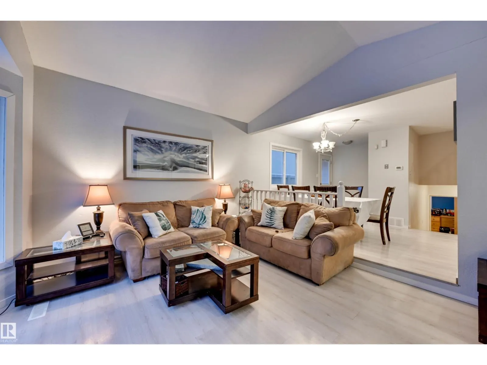 3929 25 AV NW