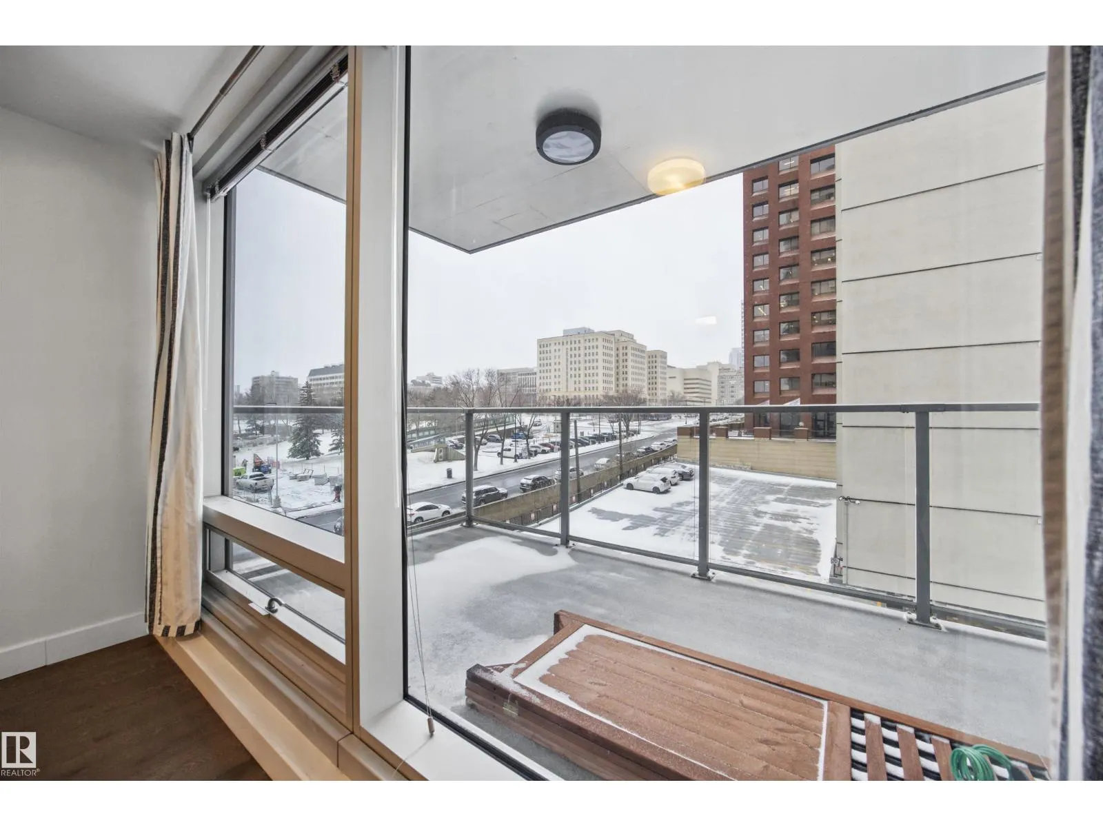 #802 9720 106 ST NW