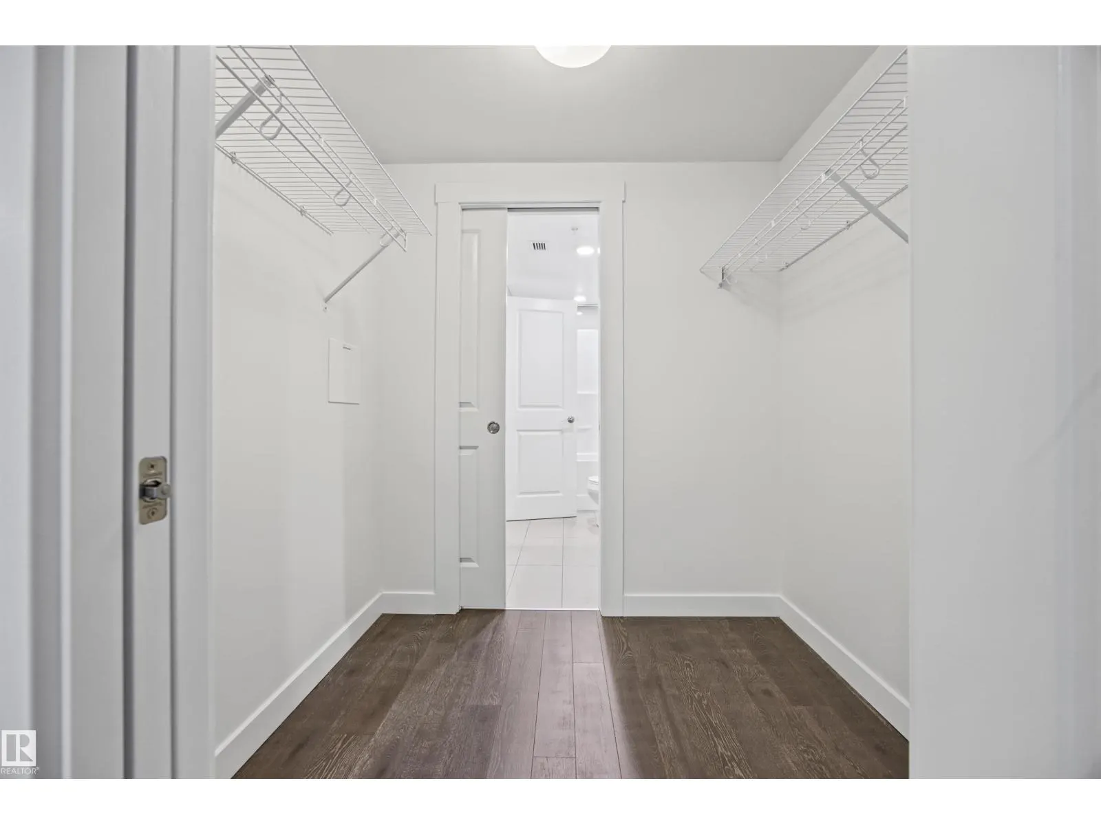 #802 9720 106 ST NW