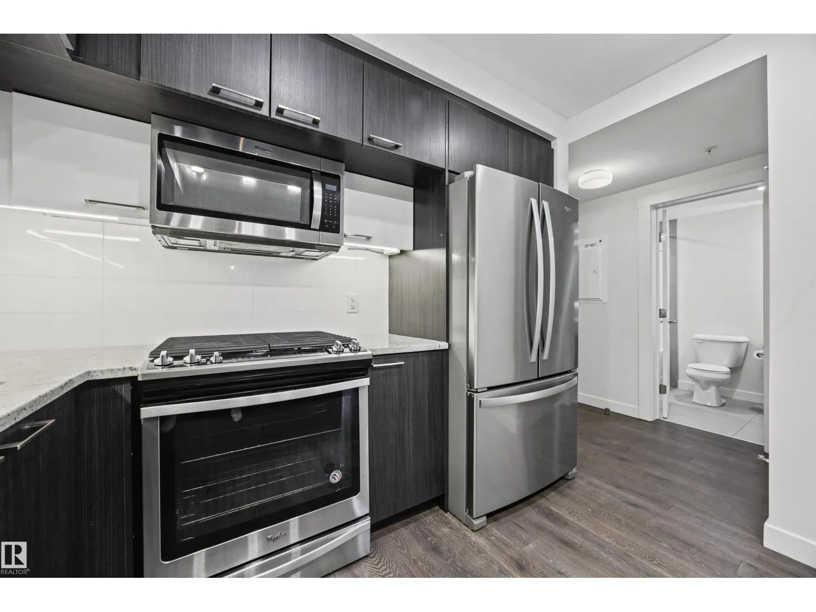 #802 9720 106 ST NW