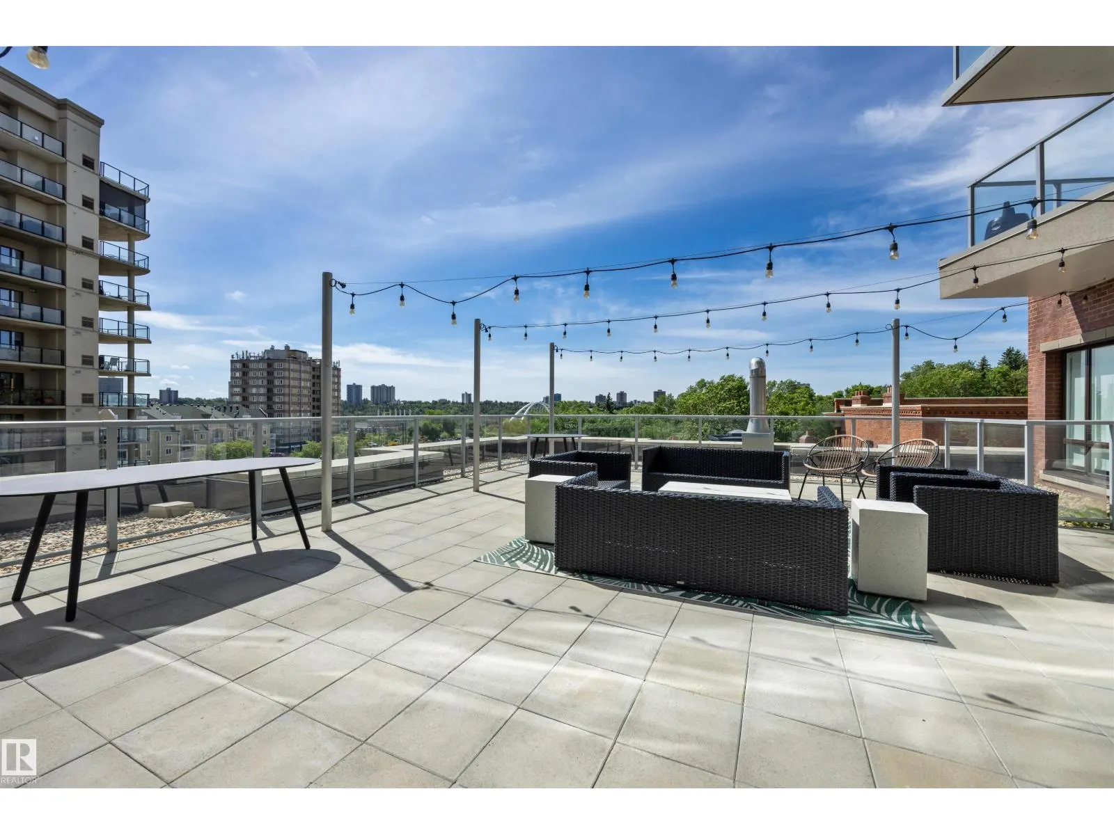 #802 9720 106 ST NW