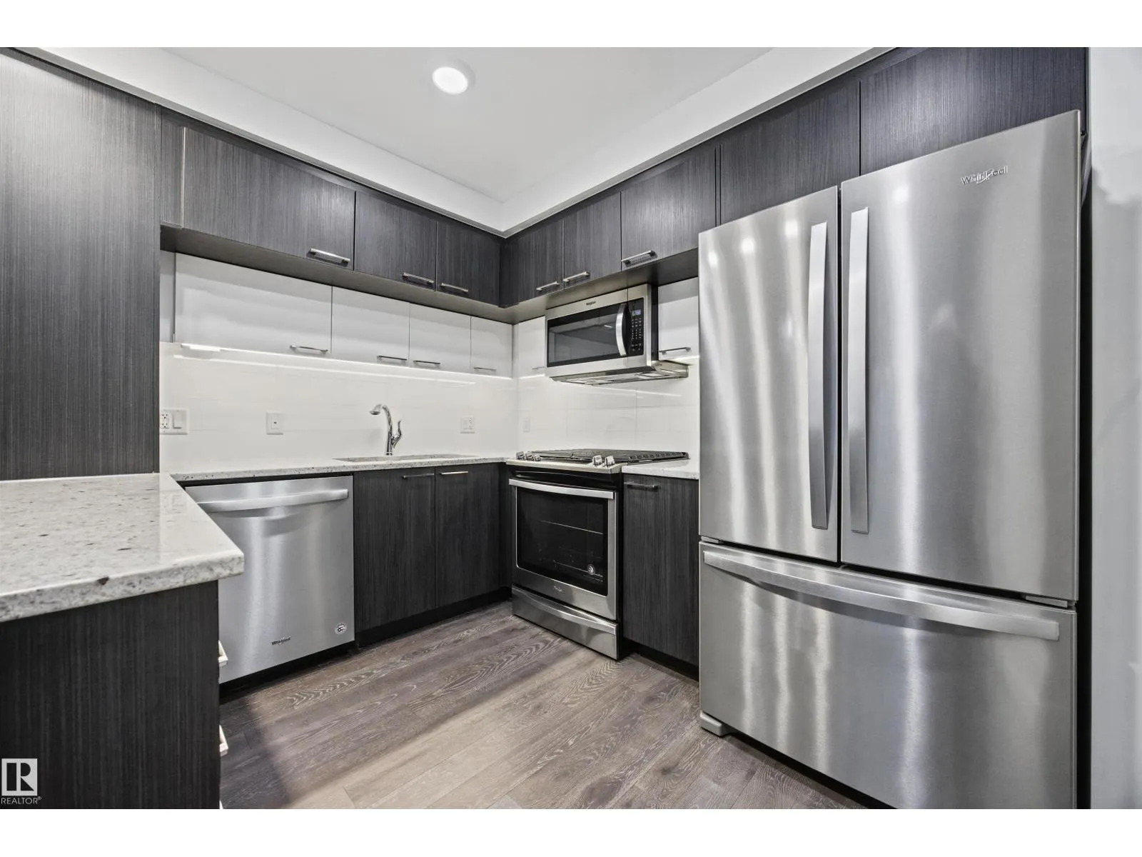 #802 9720 106 ST NW
