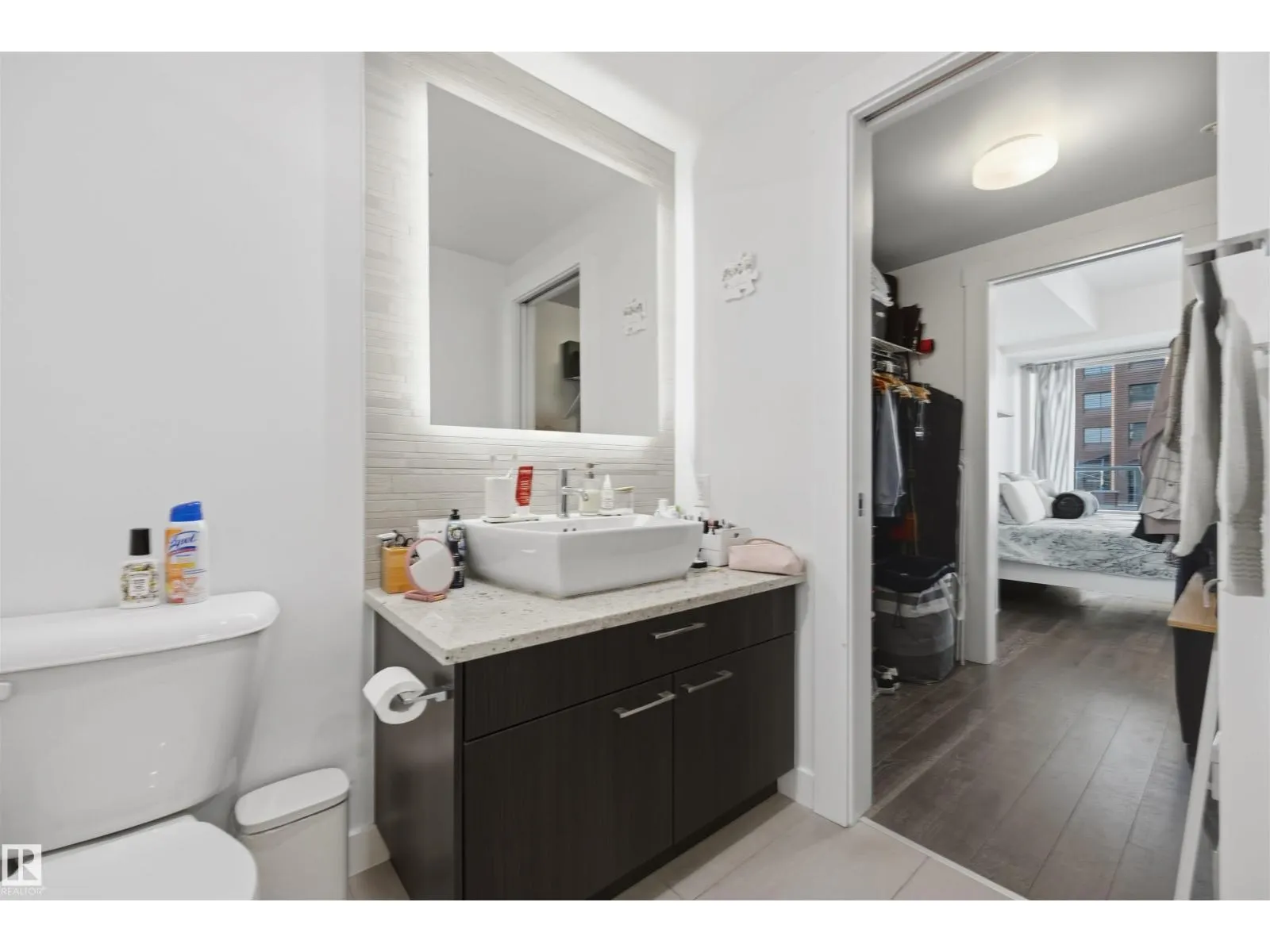 #802 9720 106 ST NW