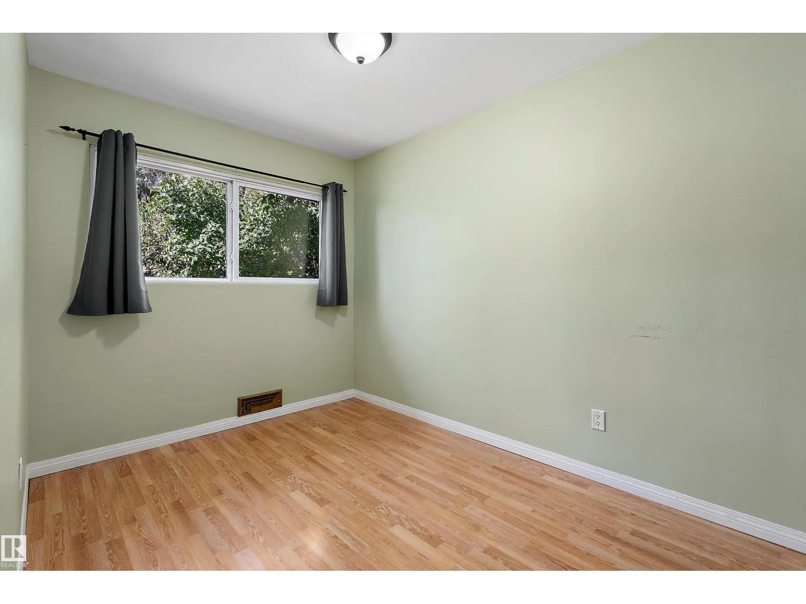 10432 50 ST NW