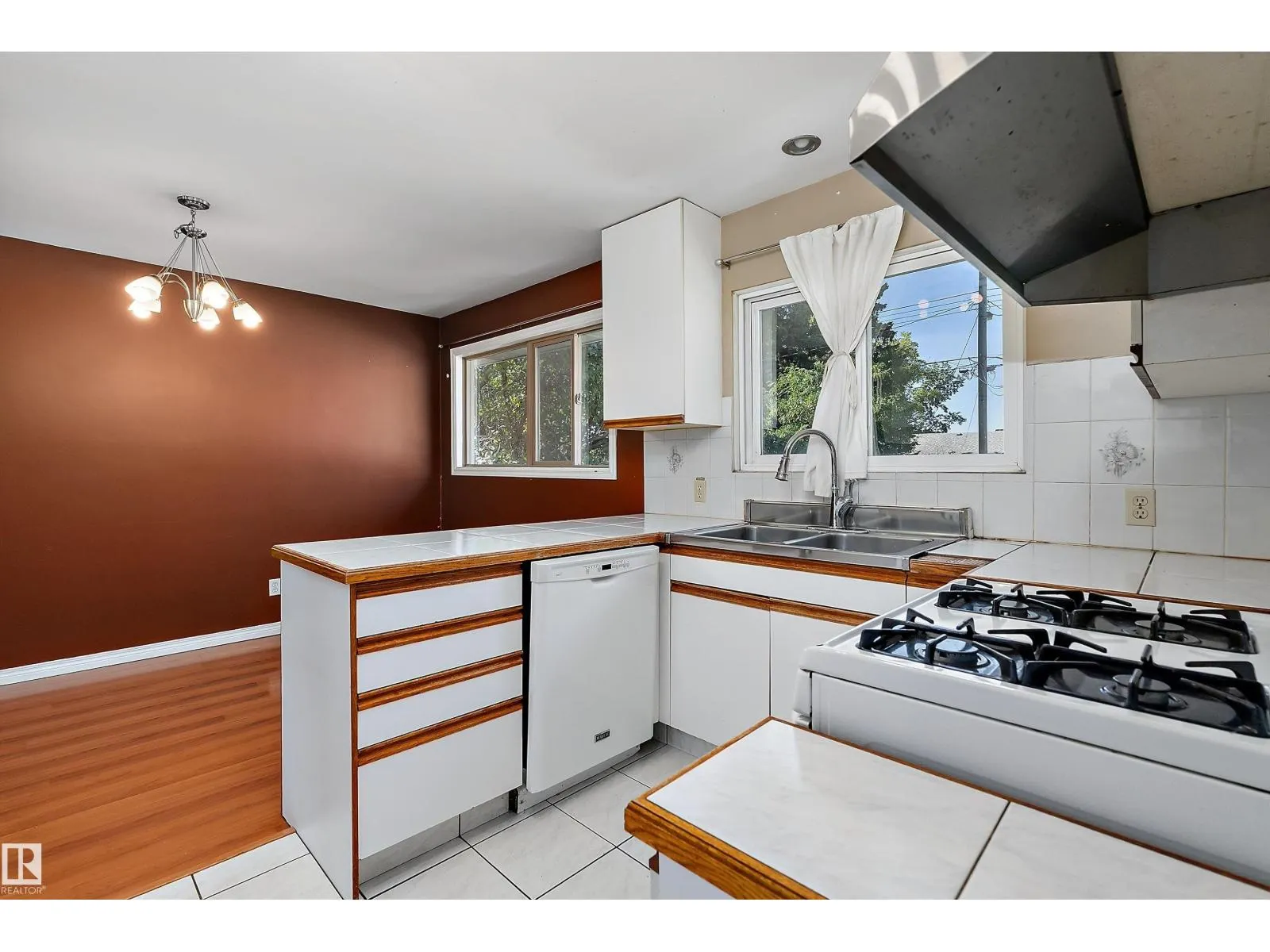 10432 50 ST NW