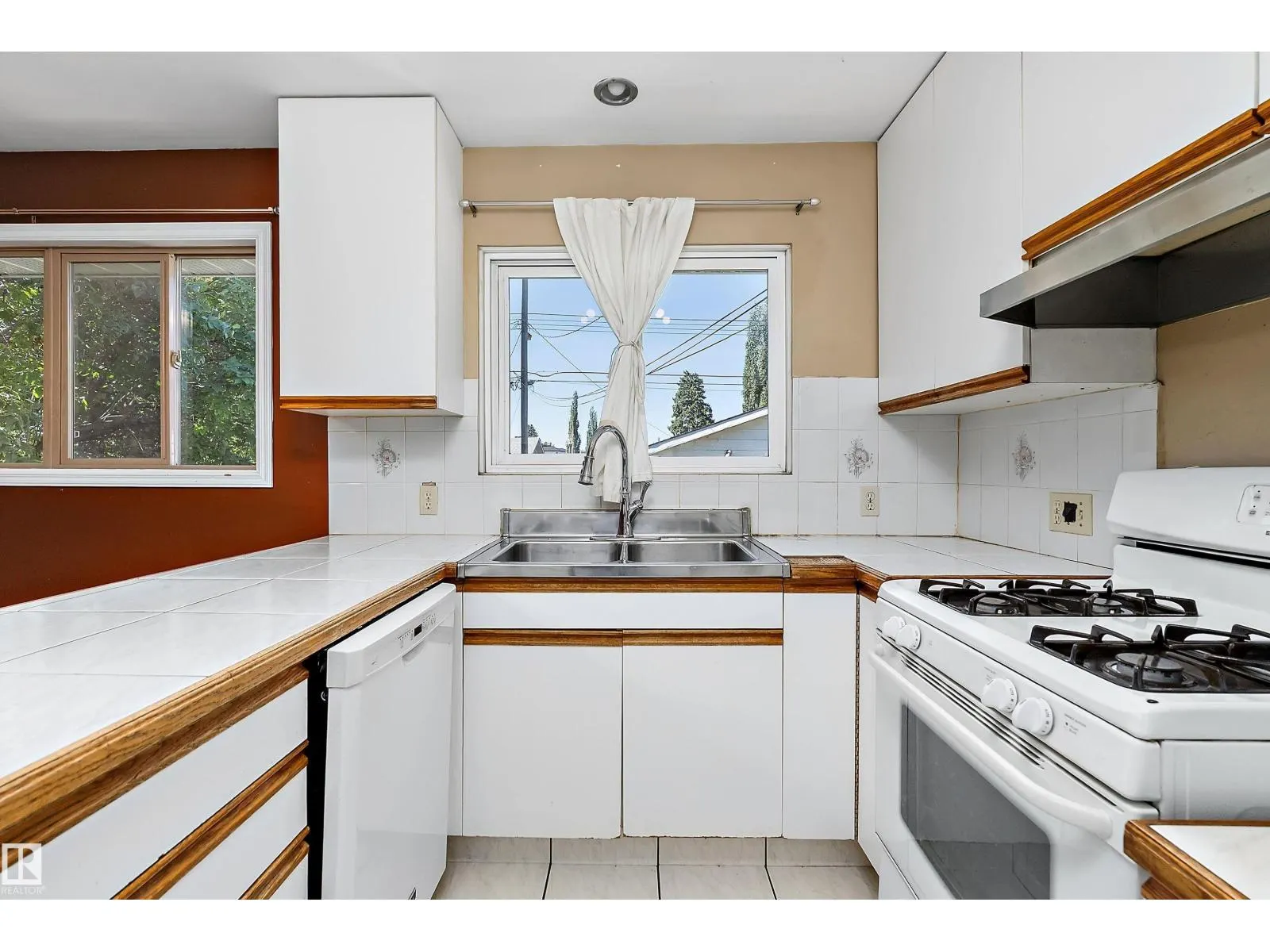 10432 50 ST NW