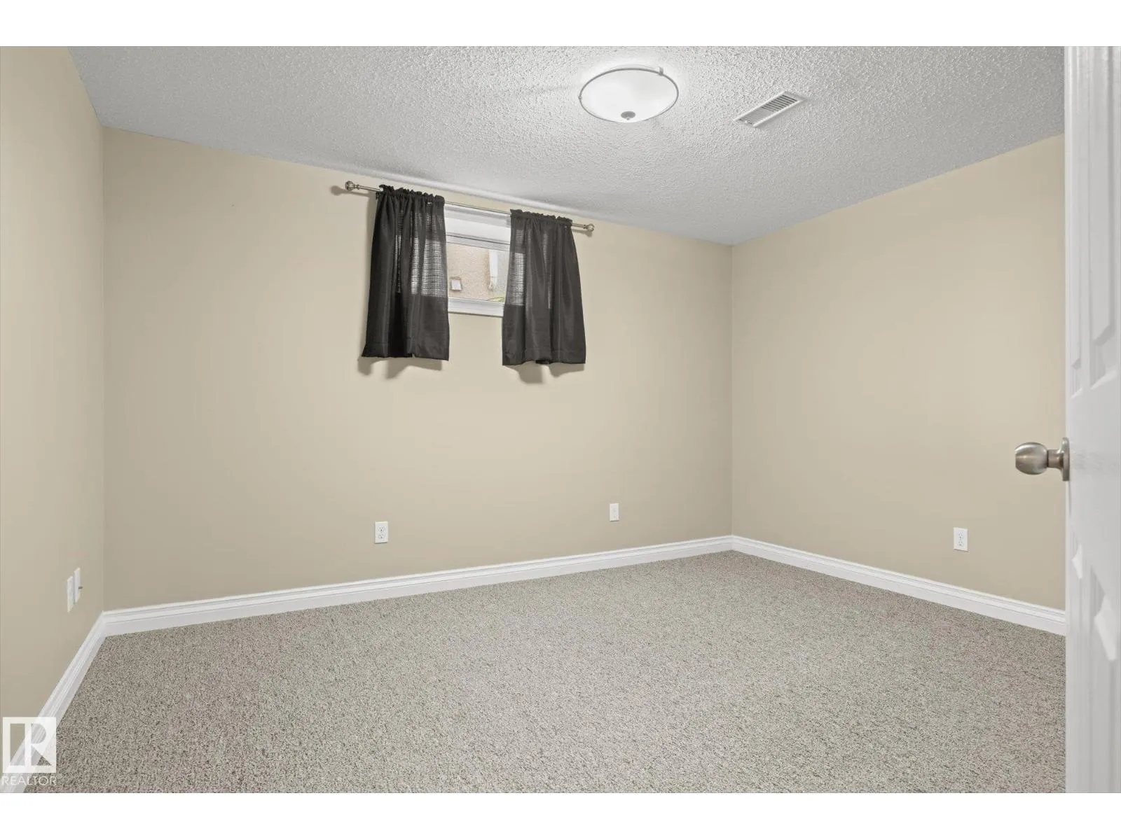 11507 152B AV NW