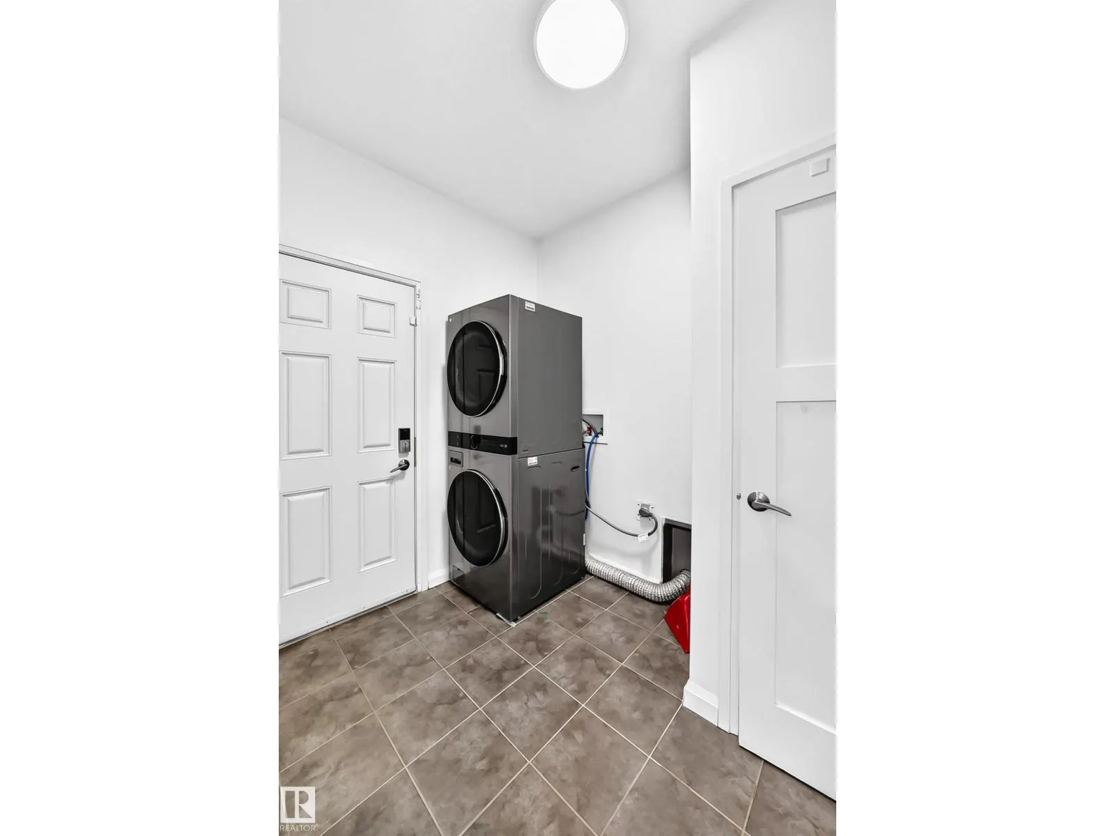 244 SHEPPARD CI