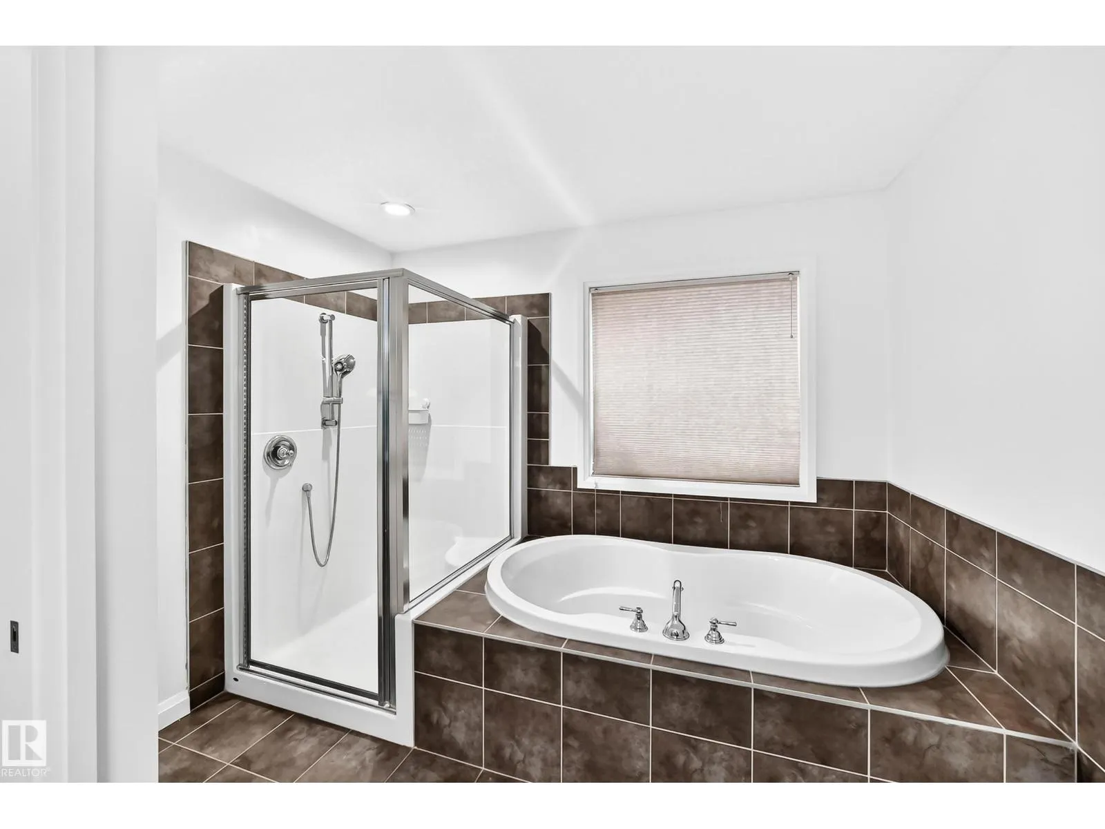 244 SHEPPARD CI