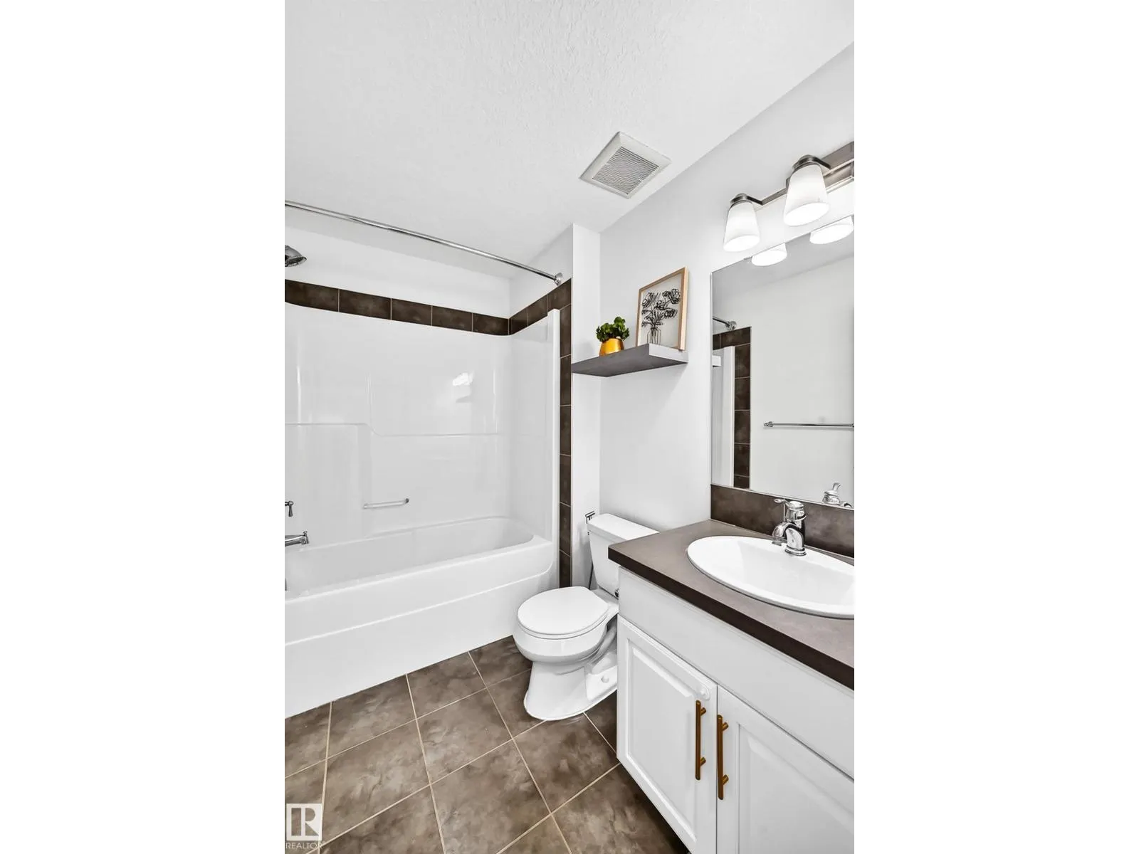 244 SHEPPARD CI