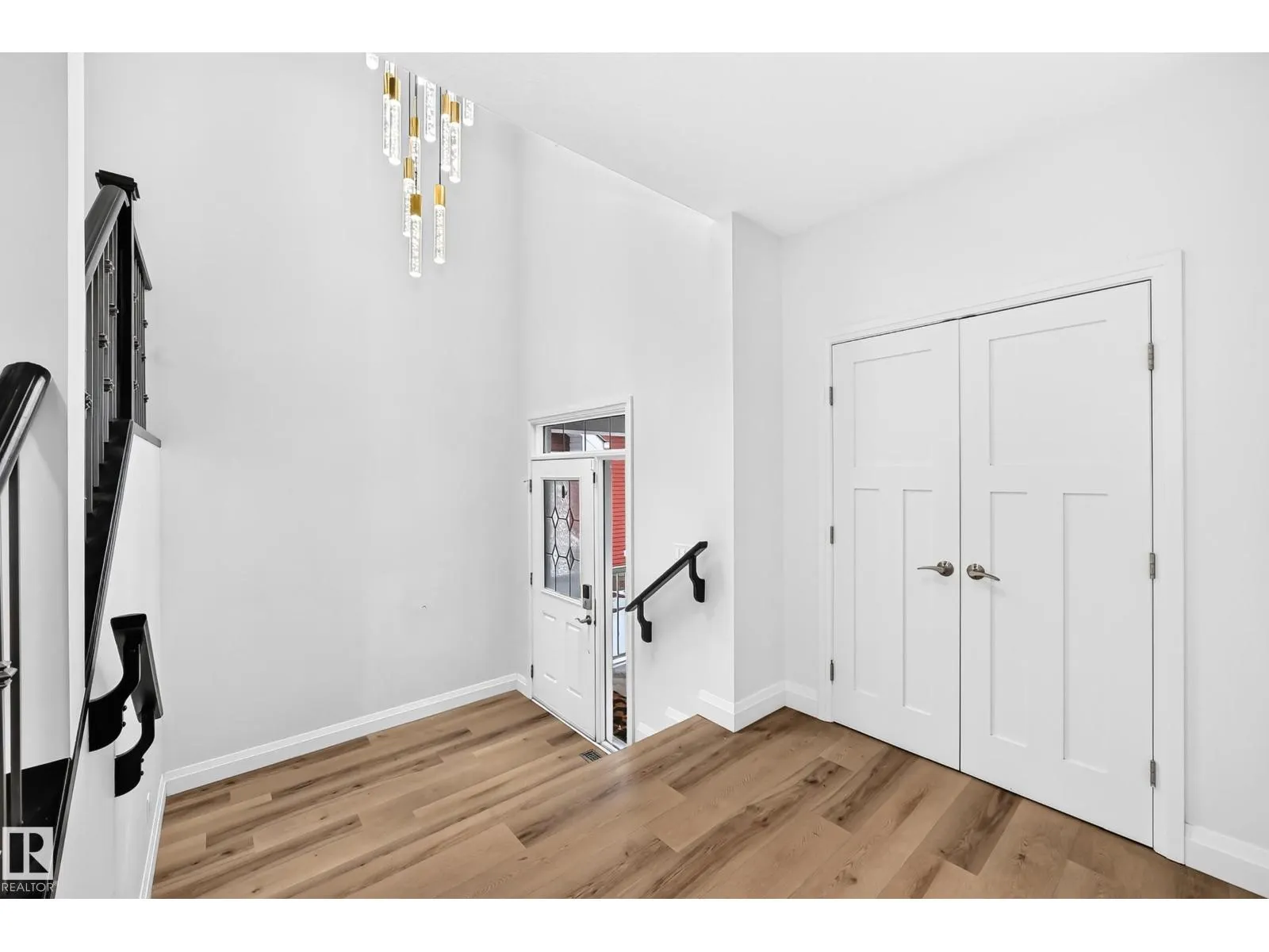 244 SHEPPARD CI