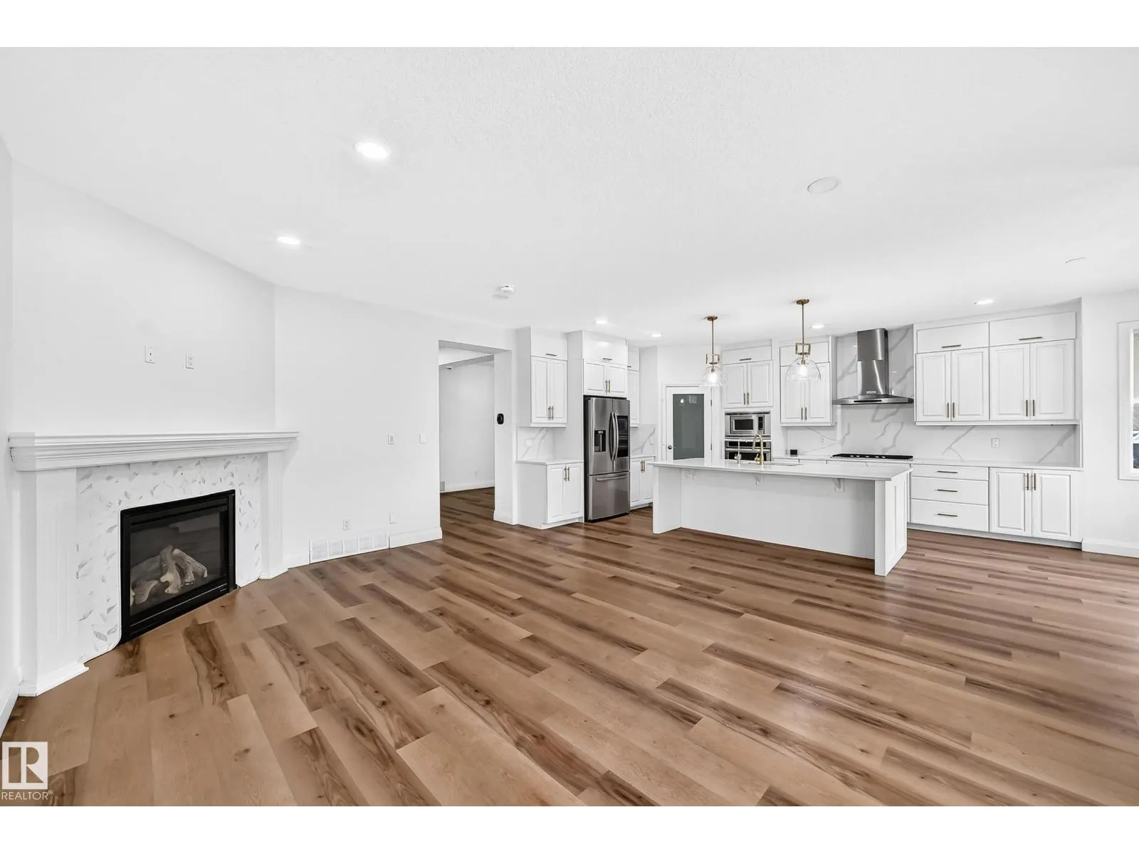244 SHEPPARD CI