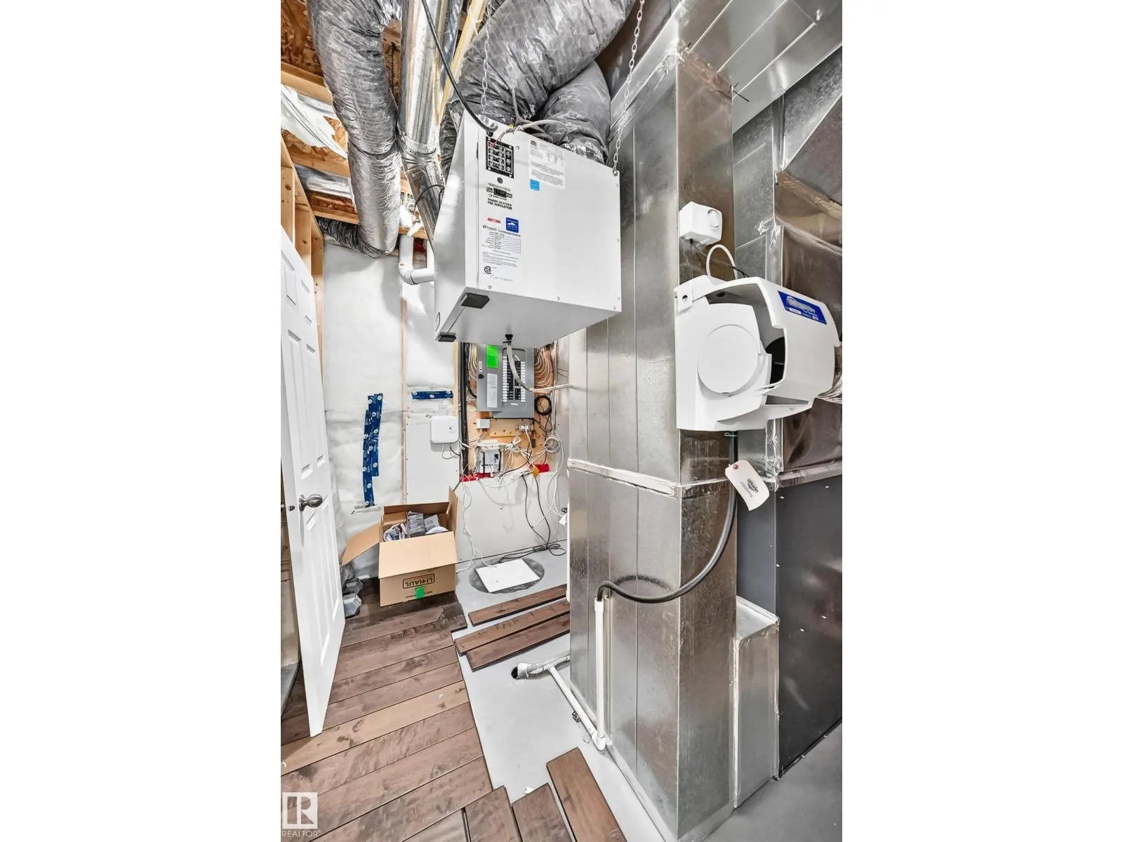244 SHEPPARD CI
