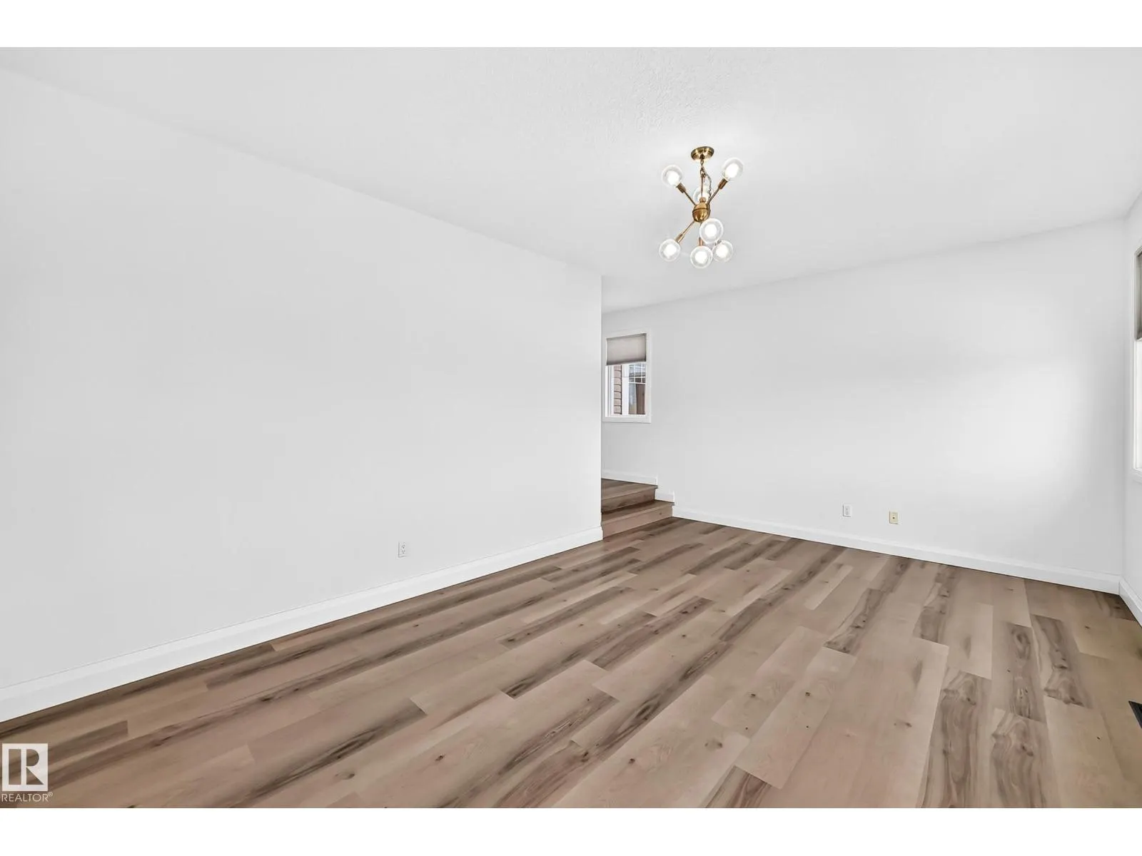 244 SHEPPARD CI