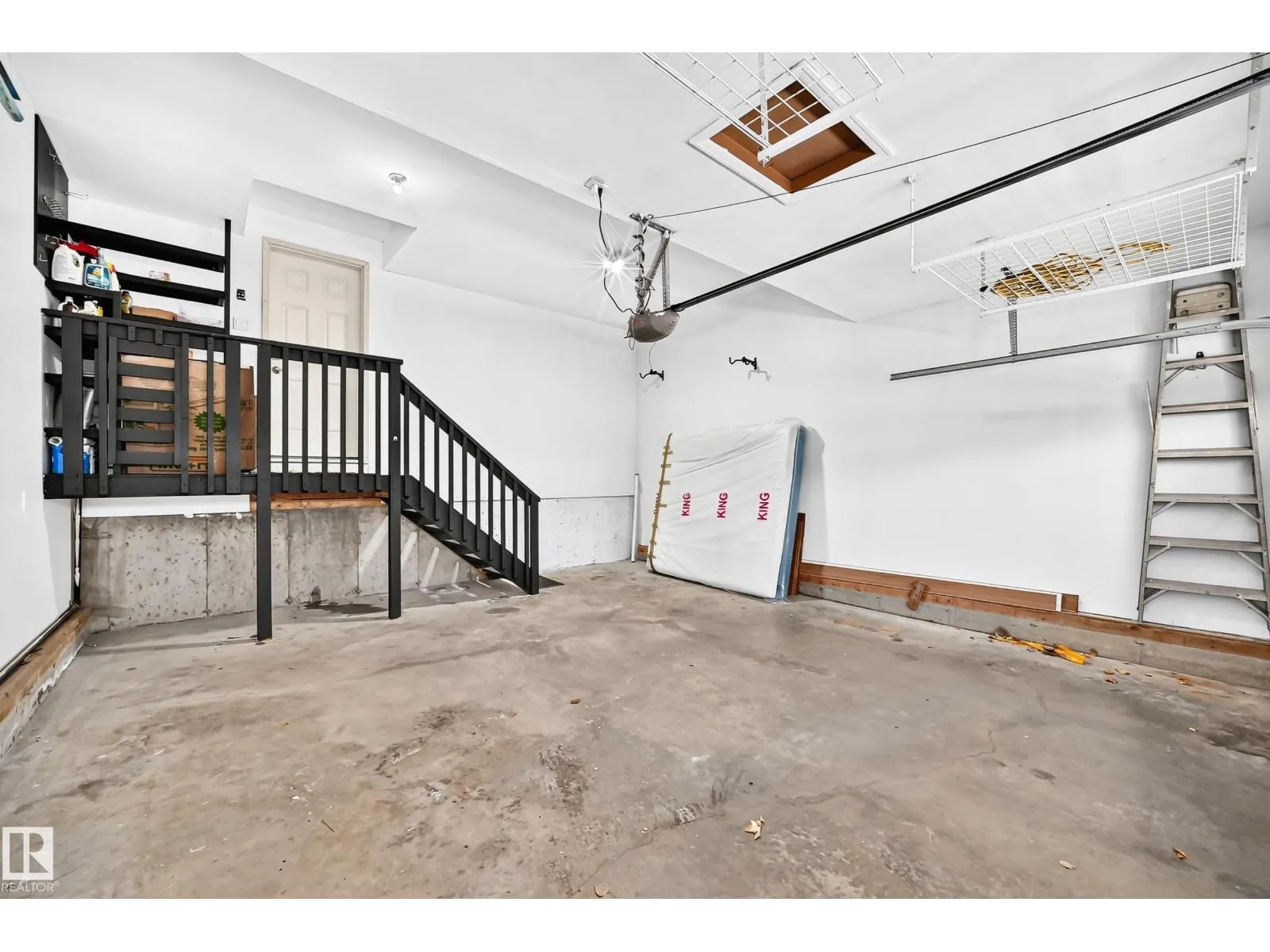 244 SHEPPARD CI