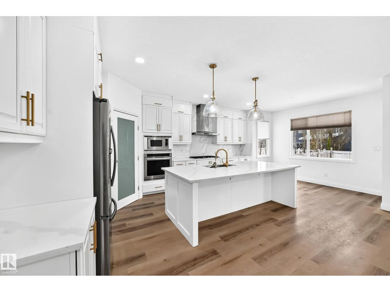 244 SHEPPARD CI