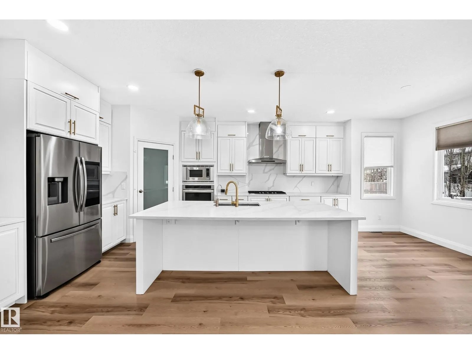 244 SHEPPARD CI