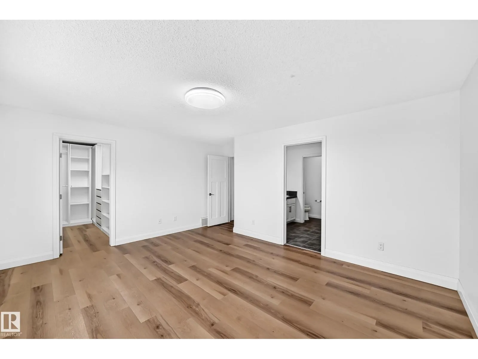 244 SHEPPARD CI