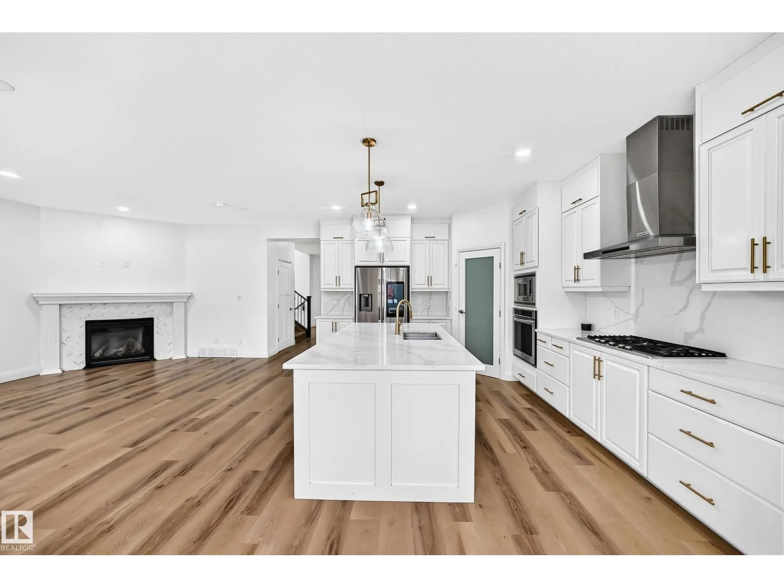 244 SHEPPARD CI