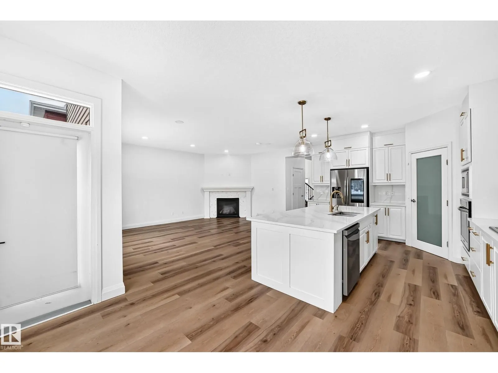 244 SHEPPARD CI
