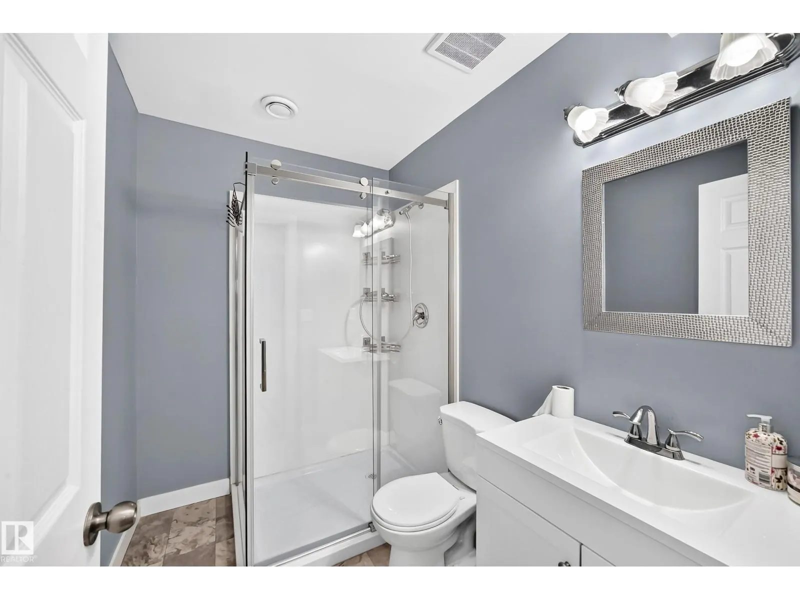 244 SHEPPARD CI