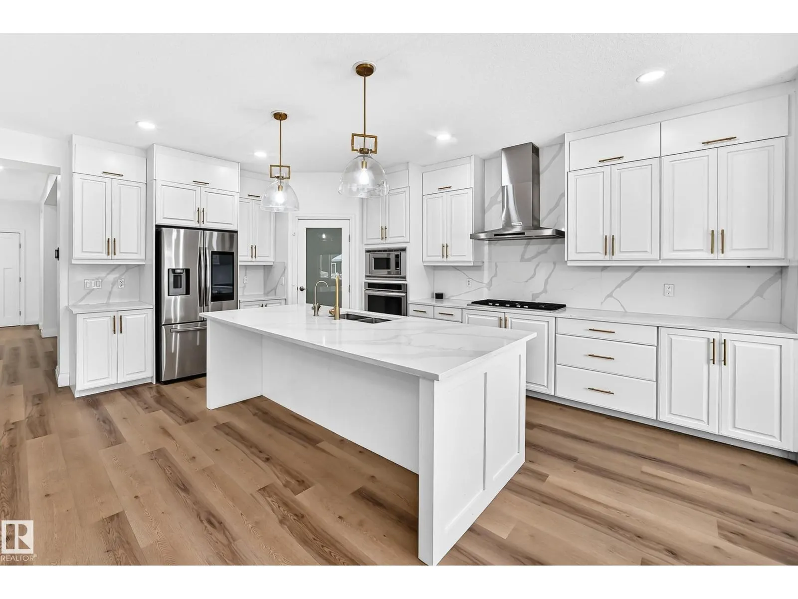 244 SHEPPARD CI
