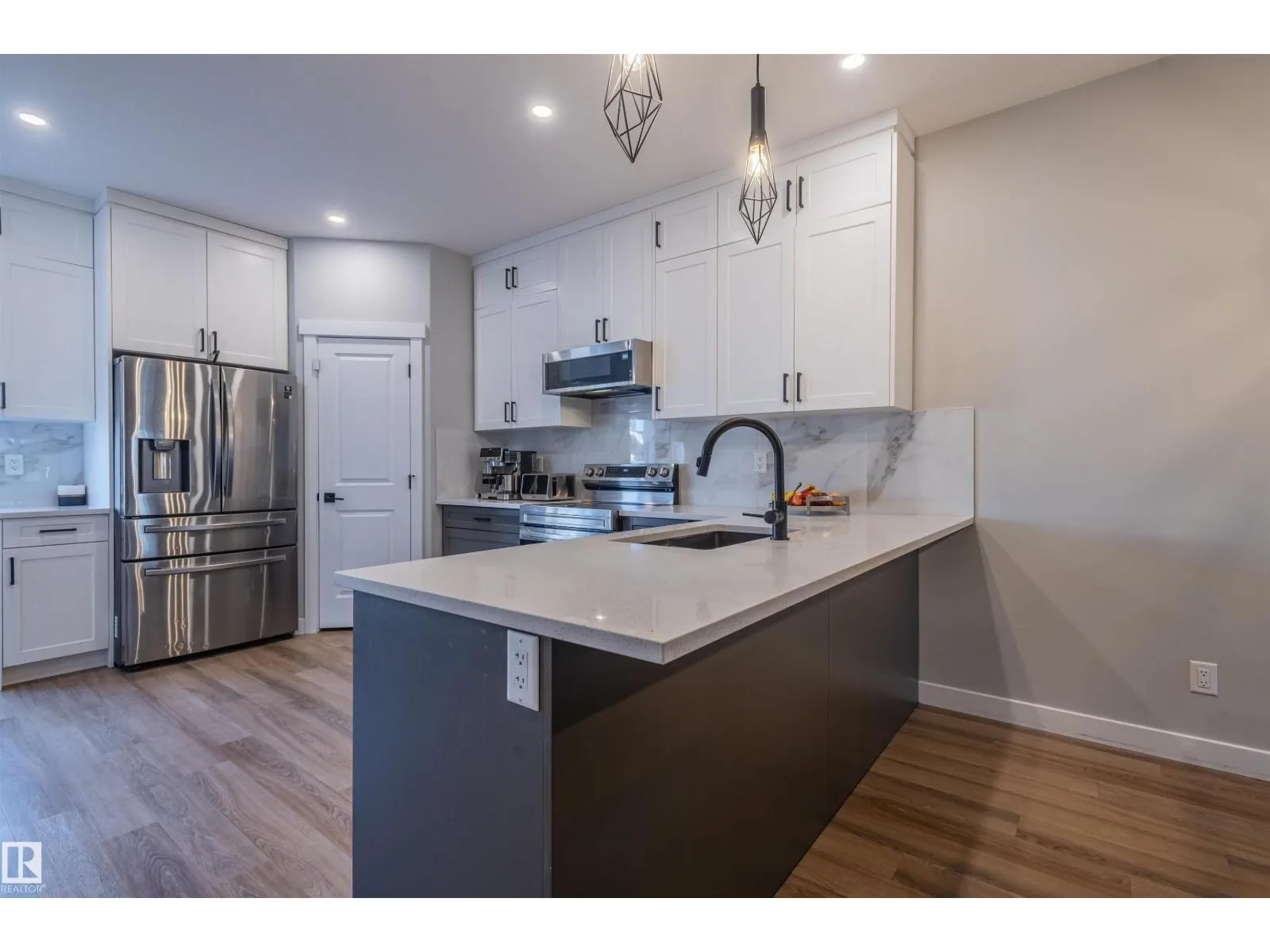 10624 98 ST