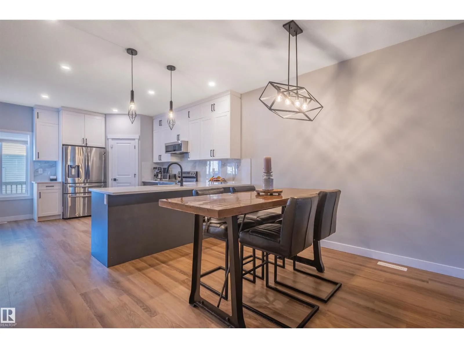 10624 98 ST
