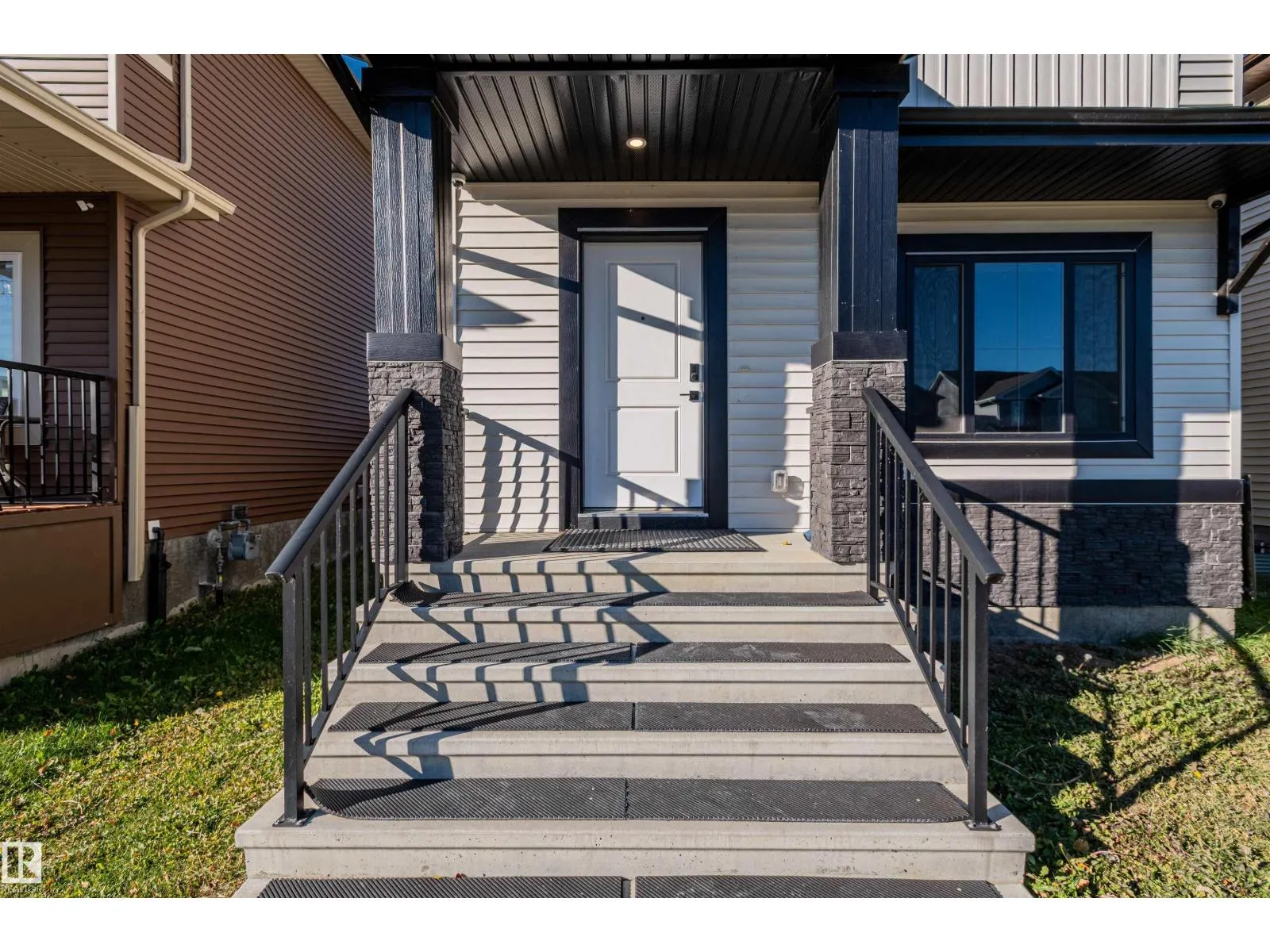 10624 98 ST