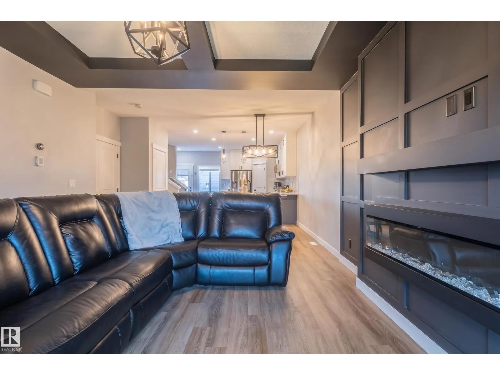 10624 98 ST
