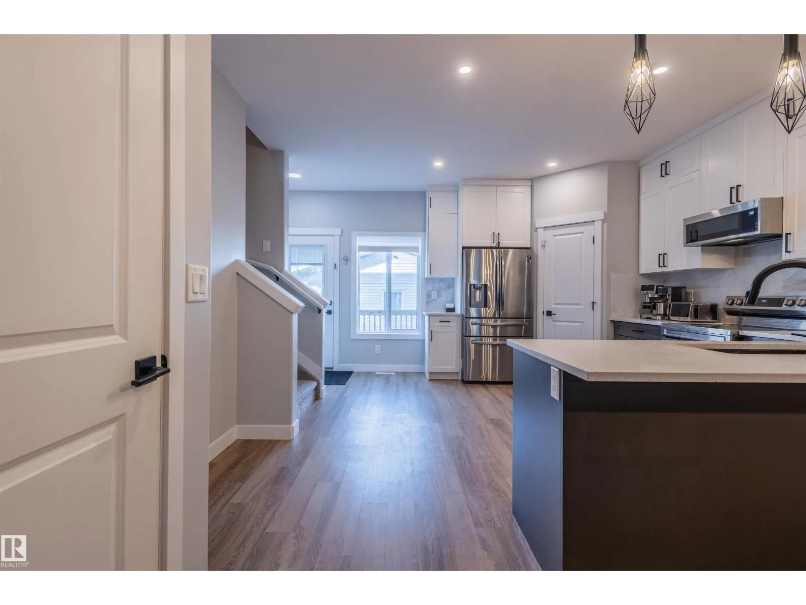 10624 98 ST