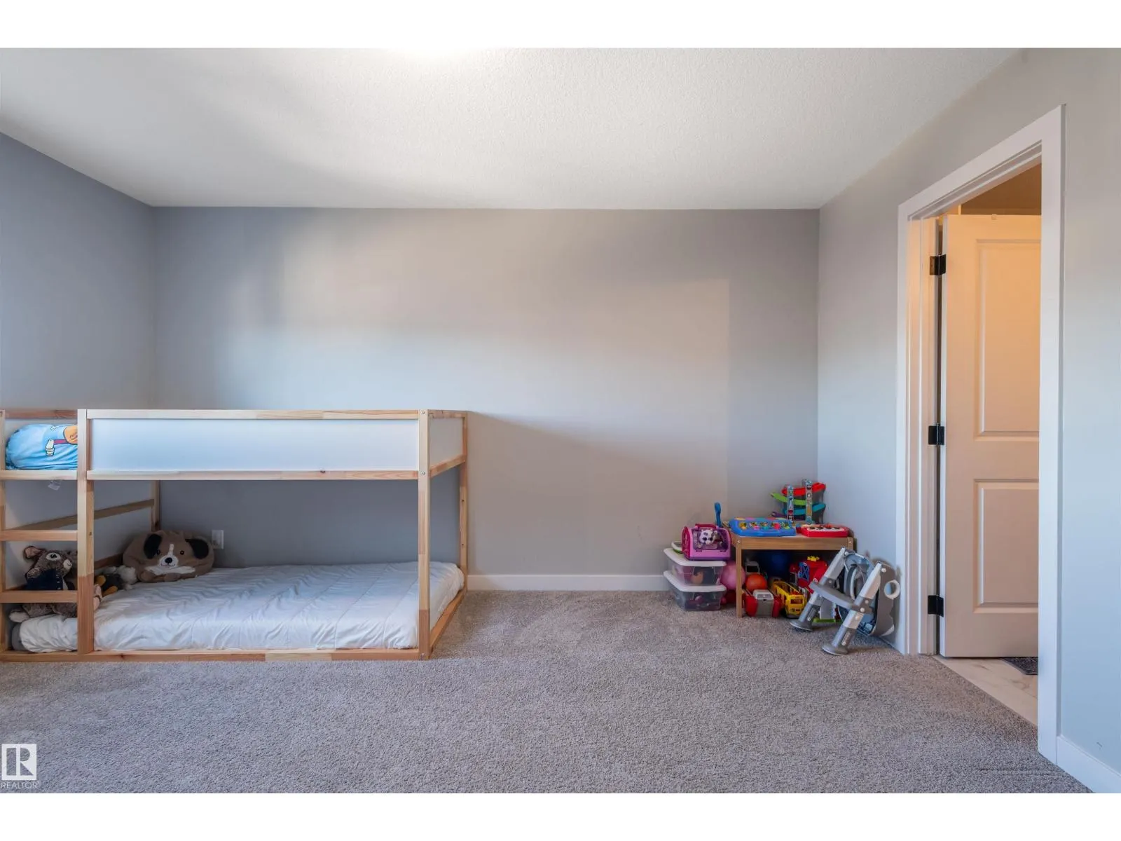 10624 98 ST