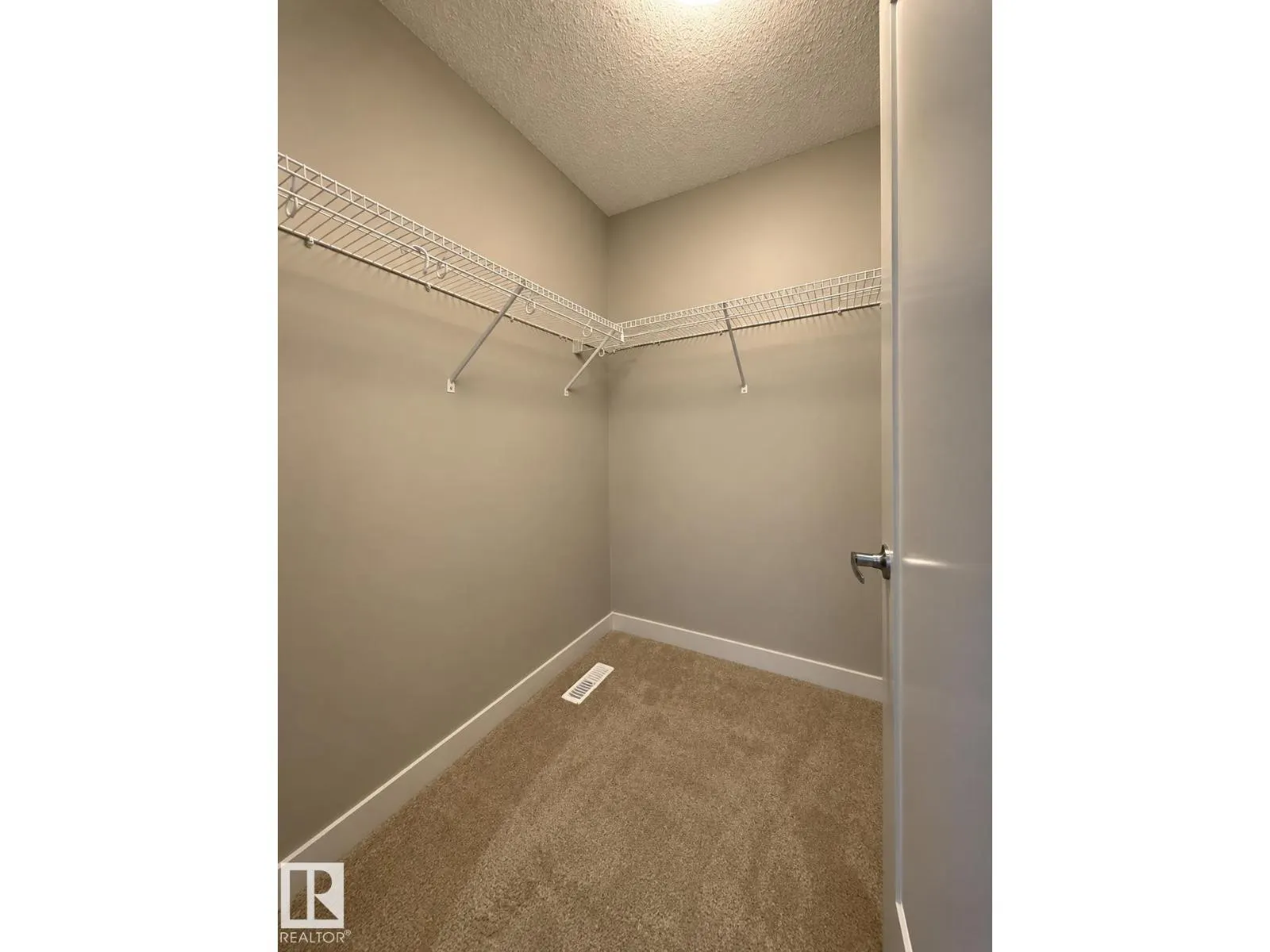 153 SUMMERSTONE LN