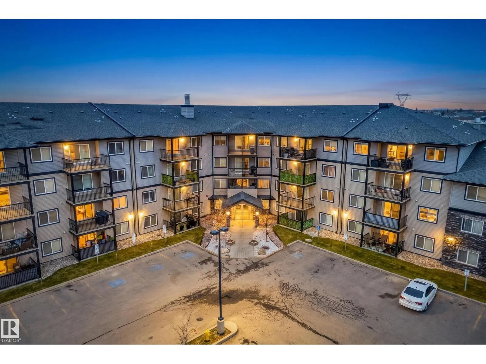#206 5951 165 AV NW