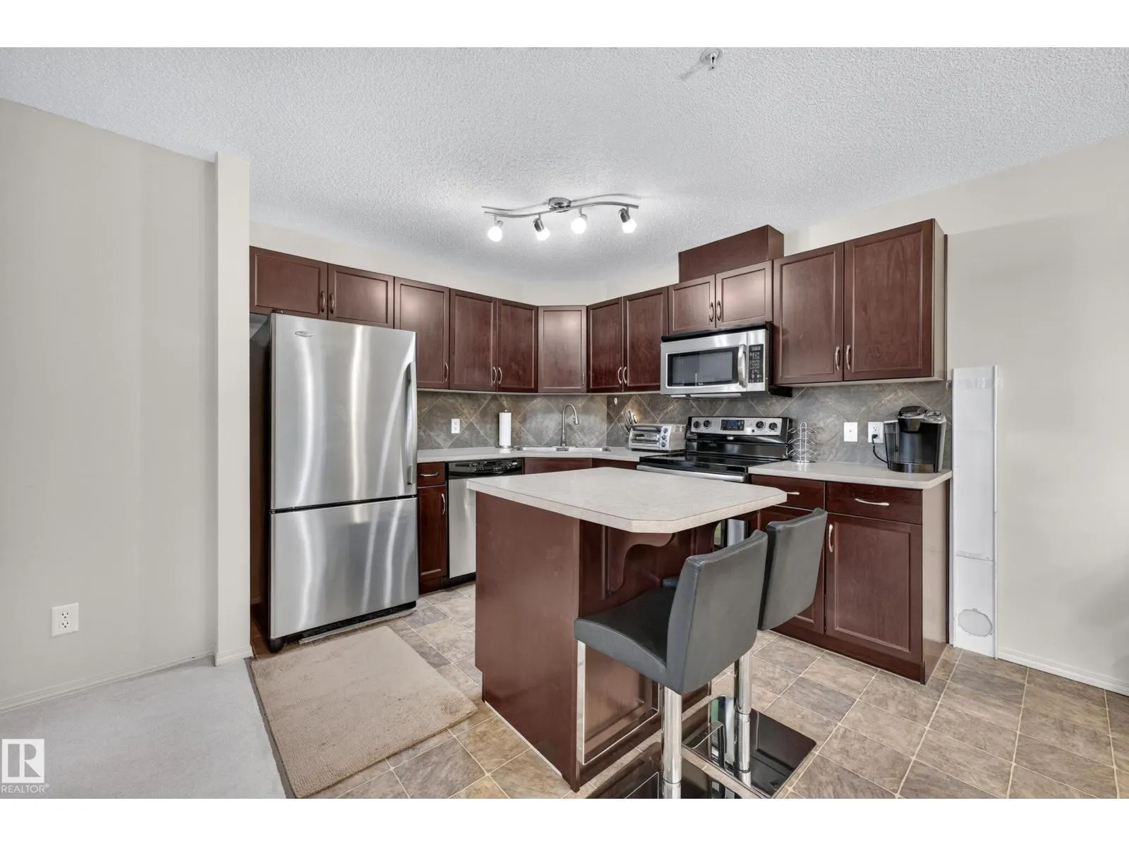 #206 5951 165 AV NW