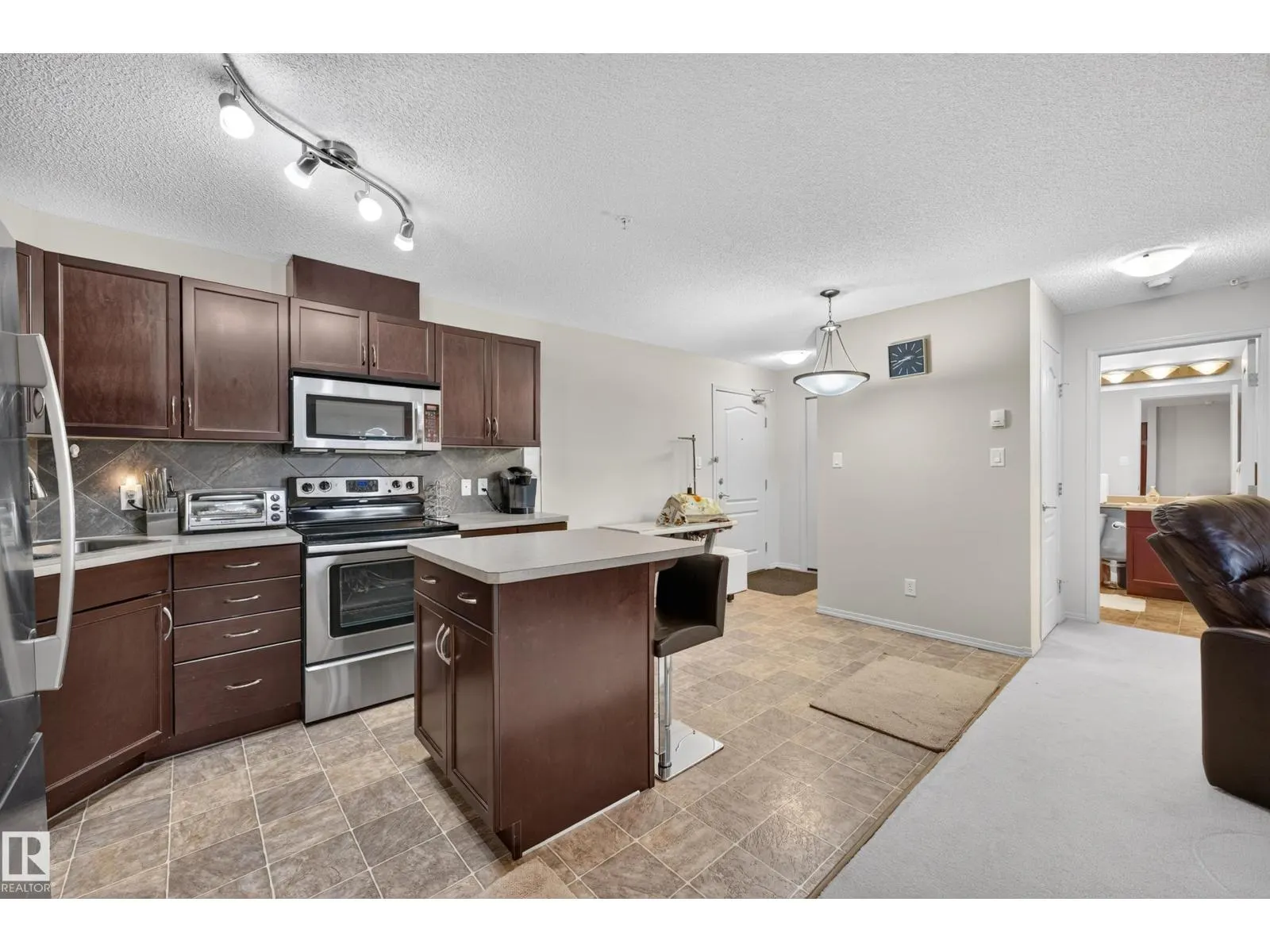 #206 5951 165 AV NW