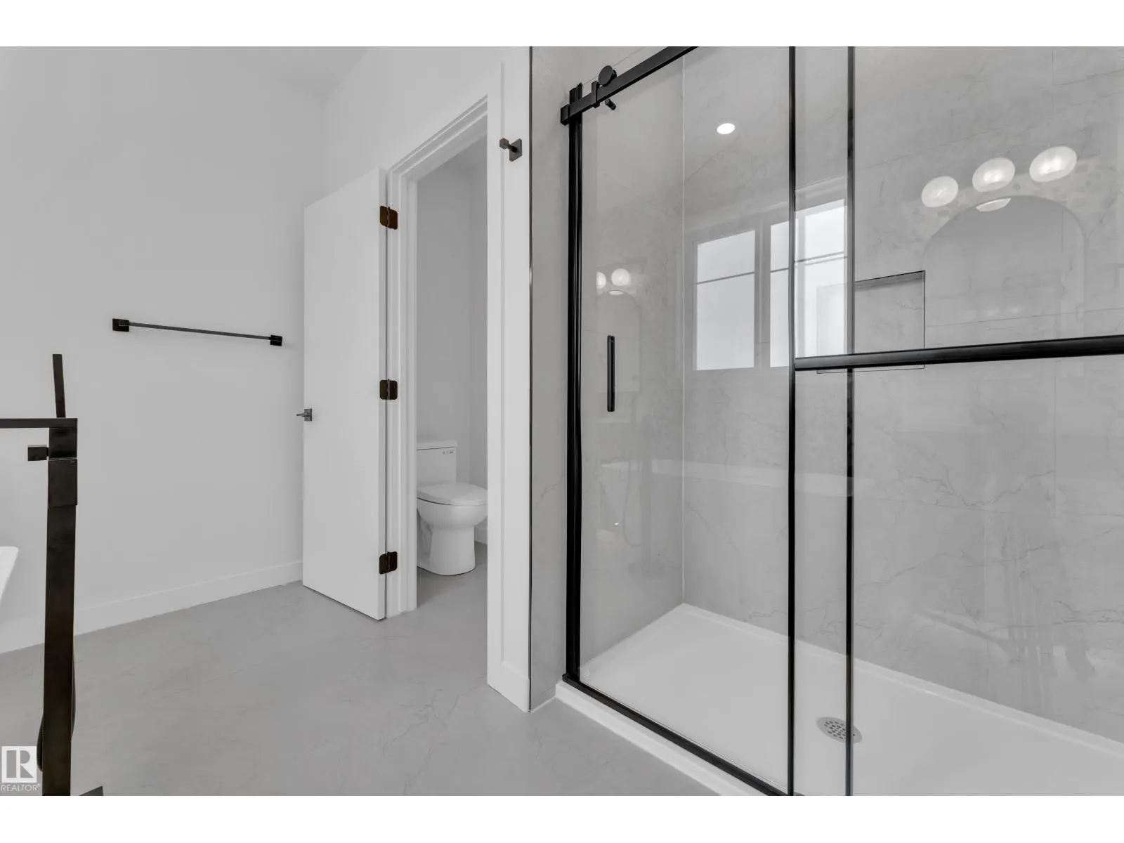 159 Graybriar DR