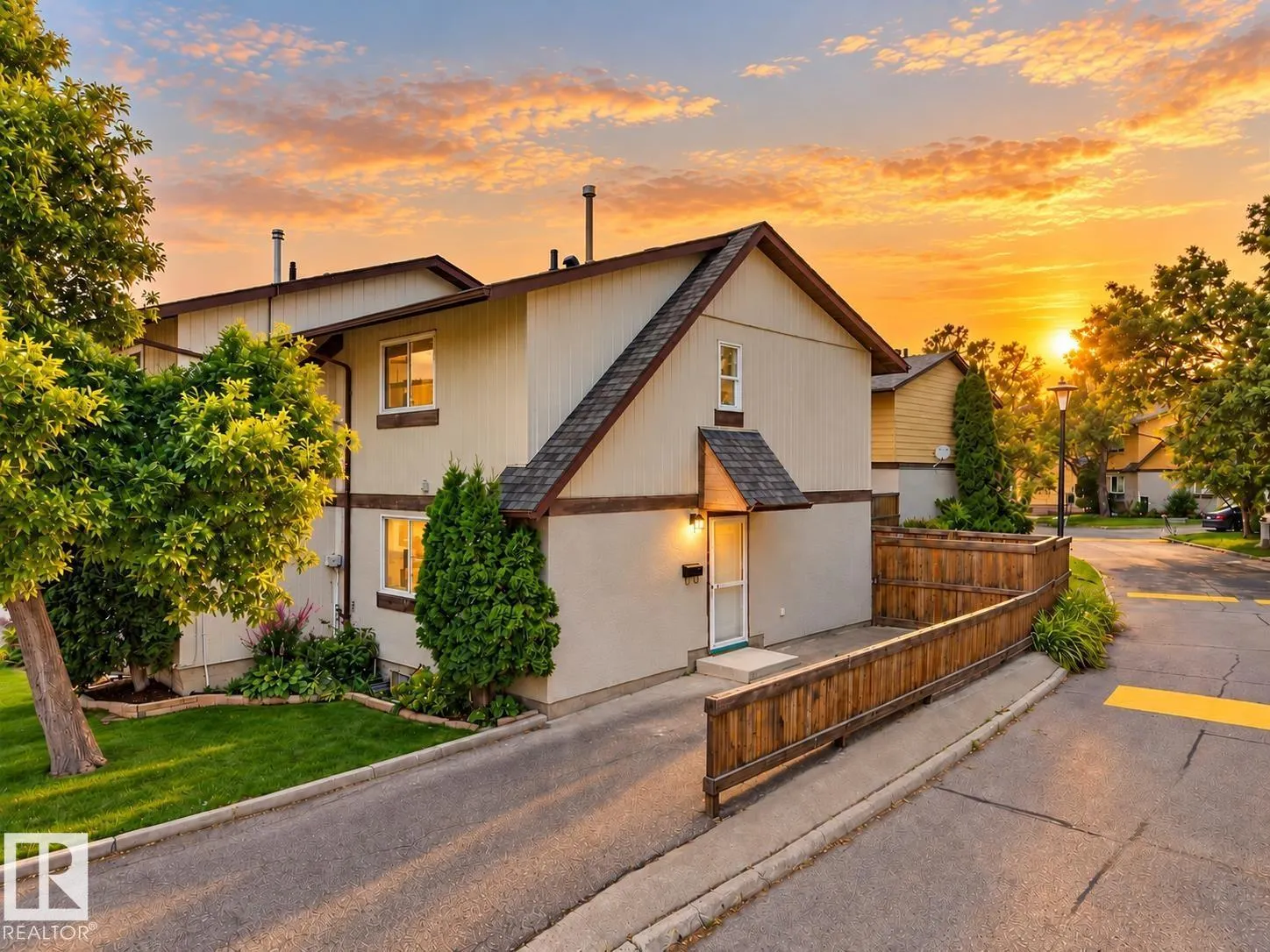 126 Woodstock NW