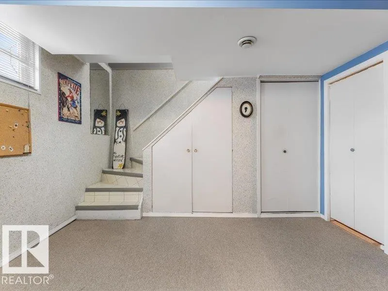 9913 109 ST