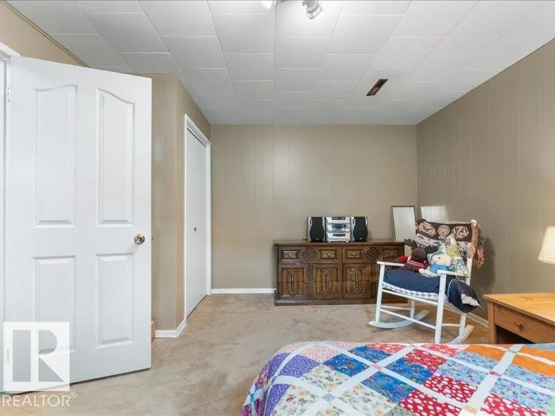 9913 109 ST
