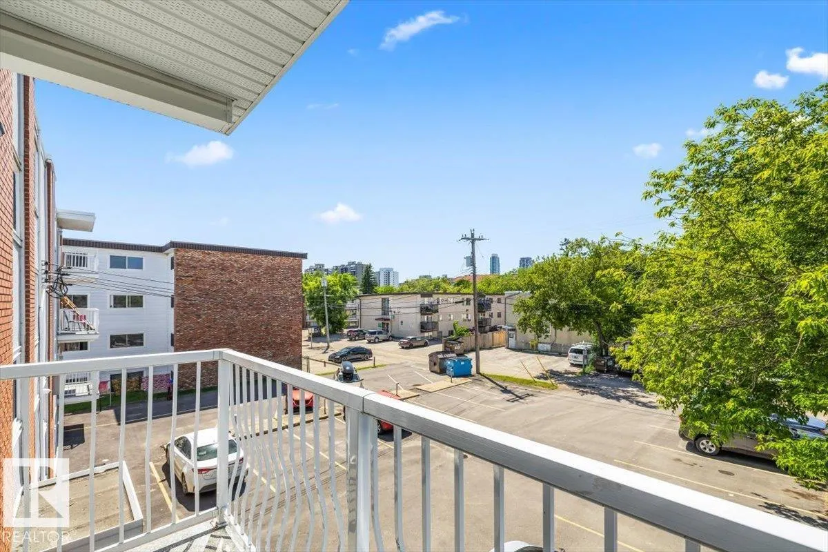 #306 10330 113 ST NW