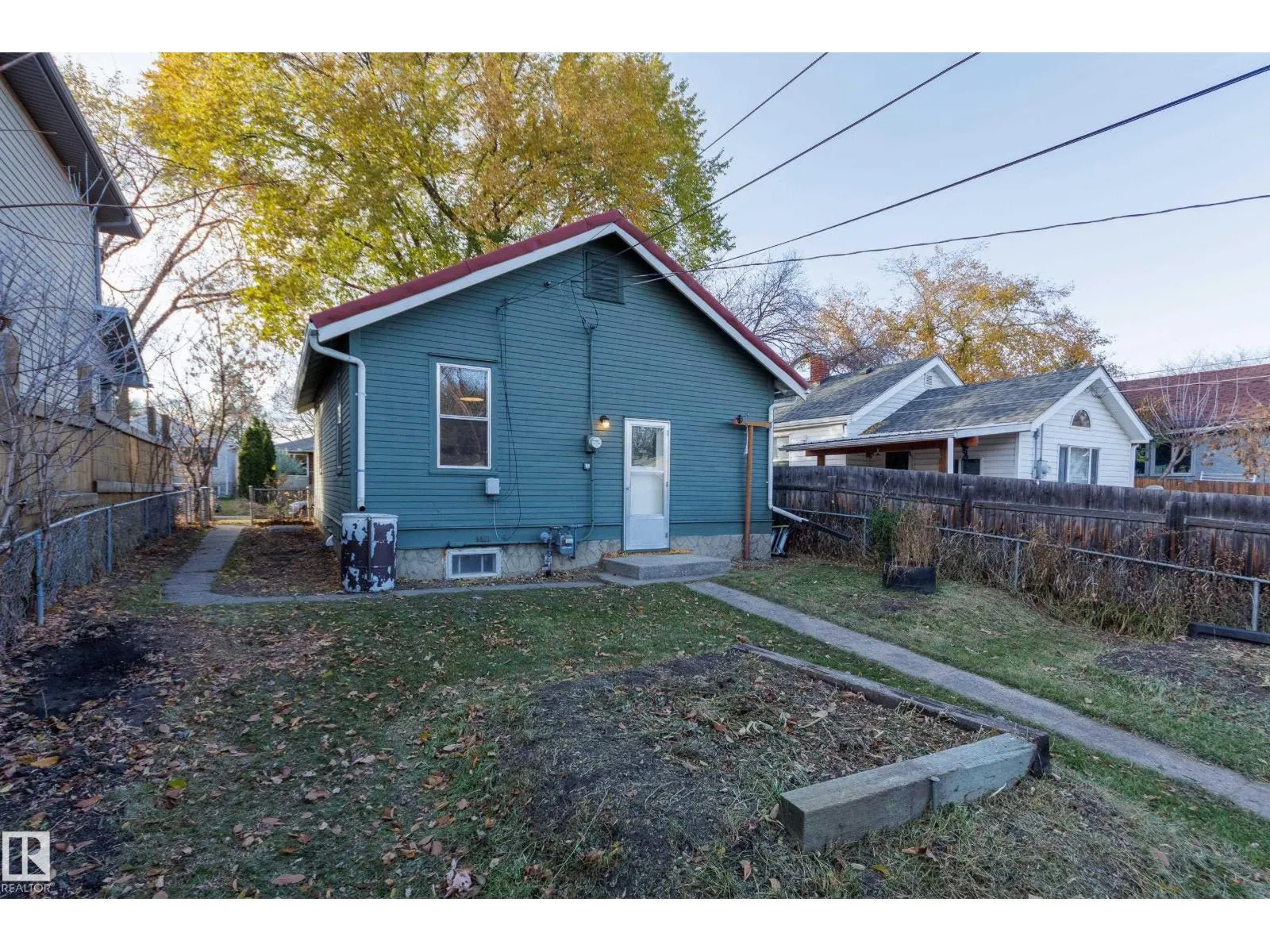 11933 63 ST NW