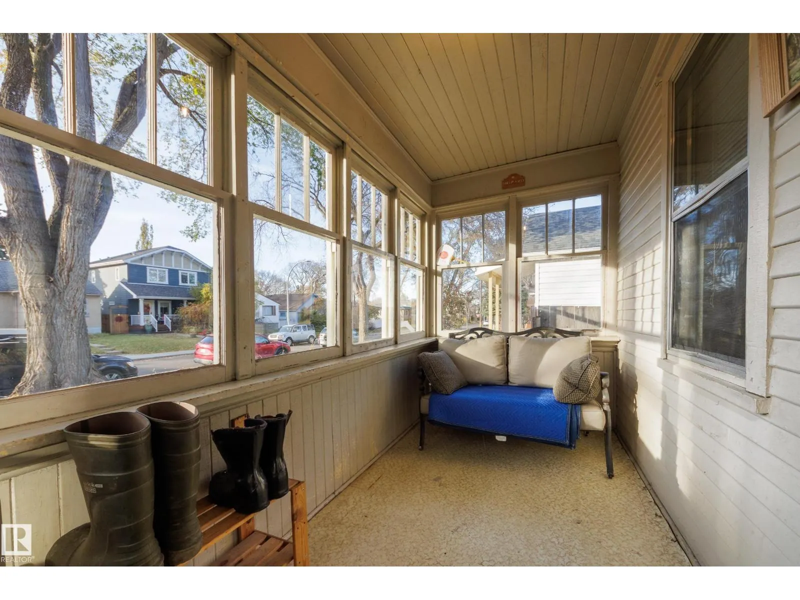 11933 63 ST NW