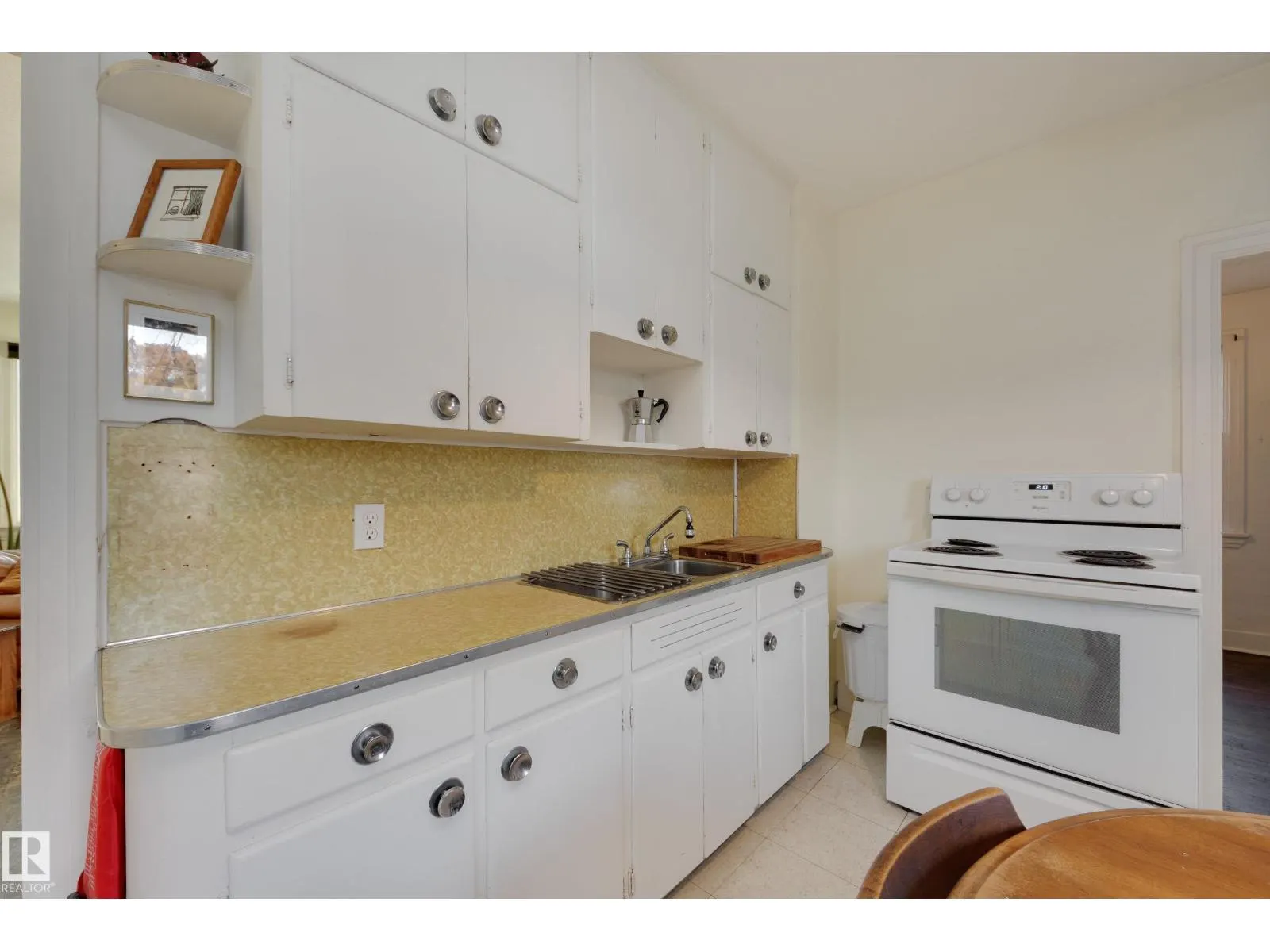 11933 63 ST NW