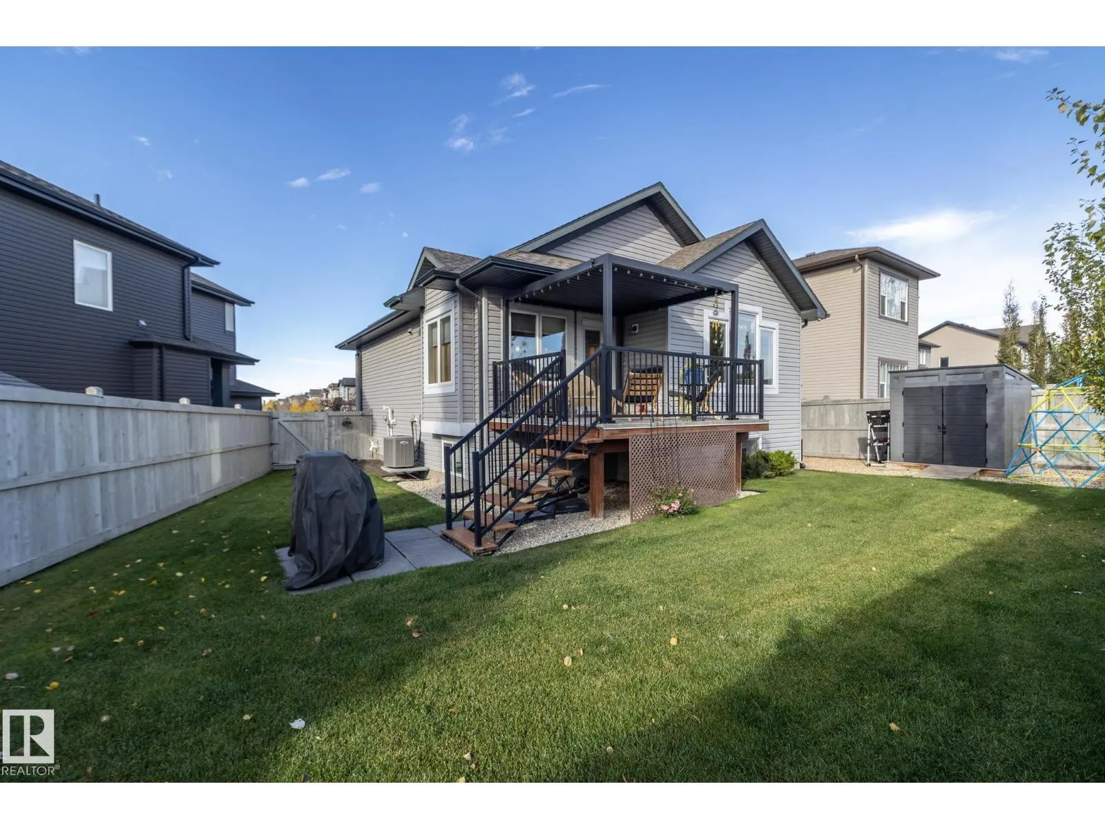 53 SANDALWOOD PL