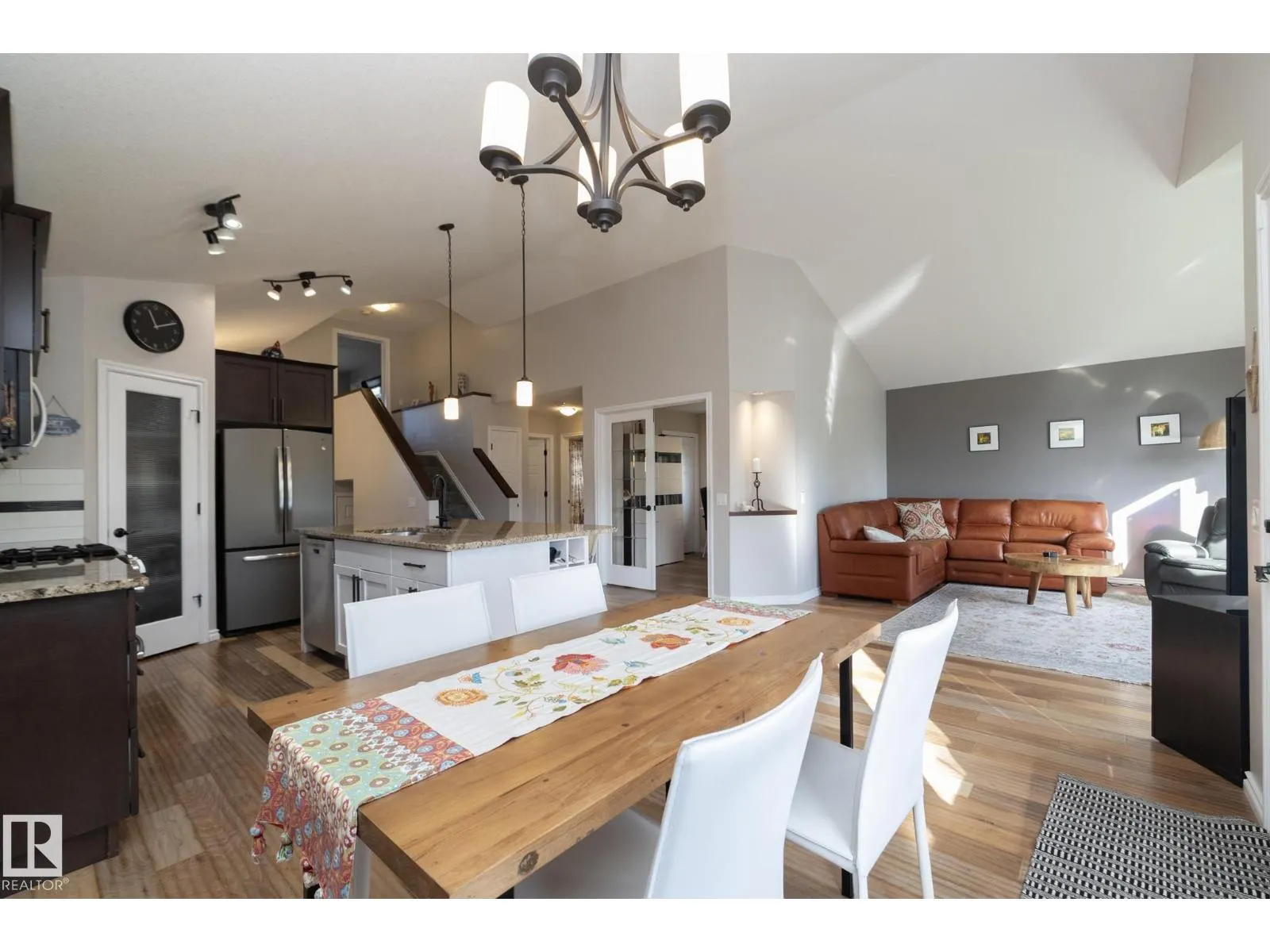 53 SANDALWOOD PL