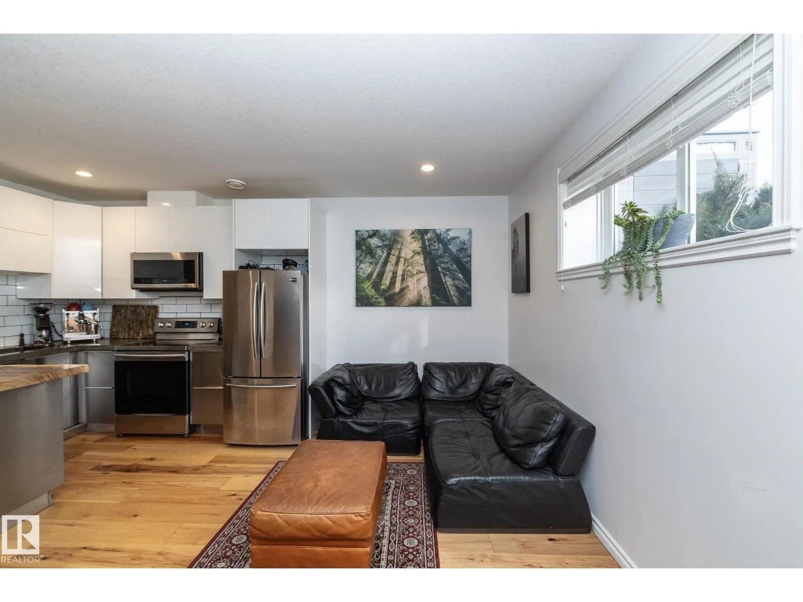53 SANDALWOOD PL